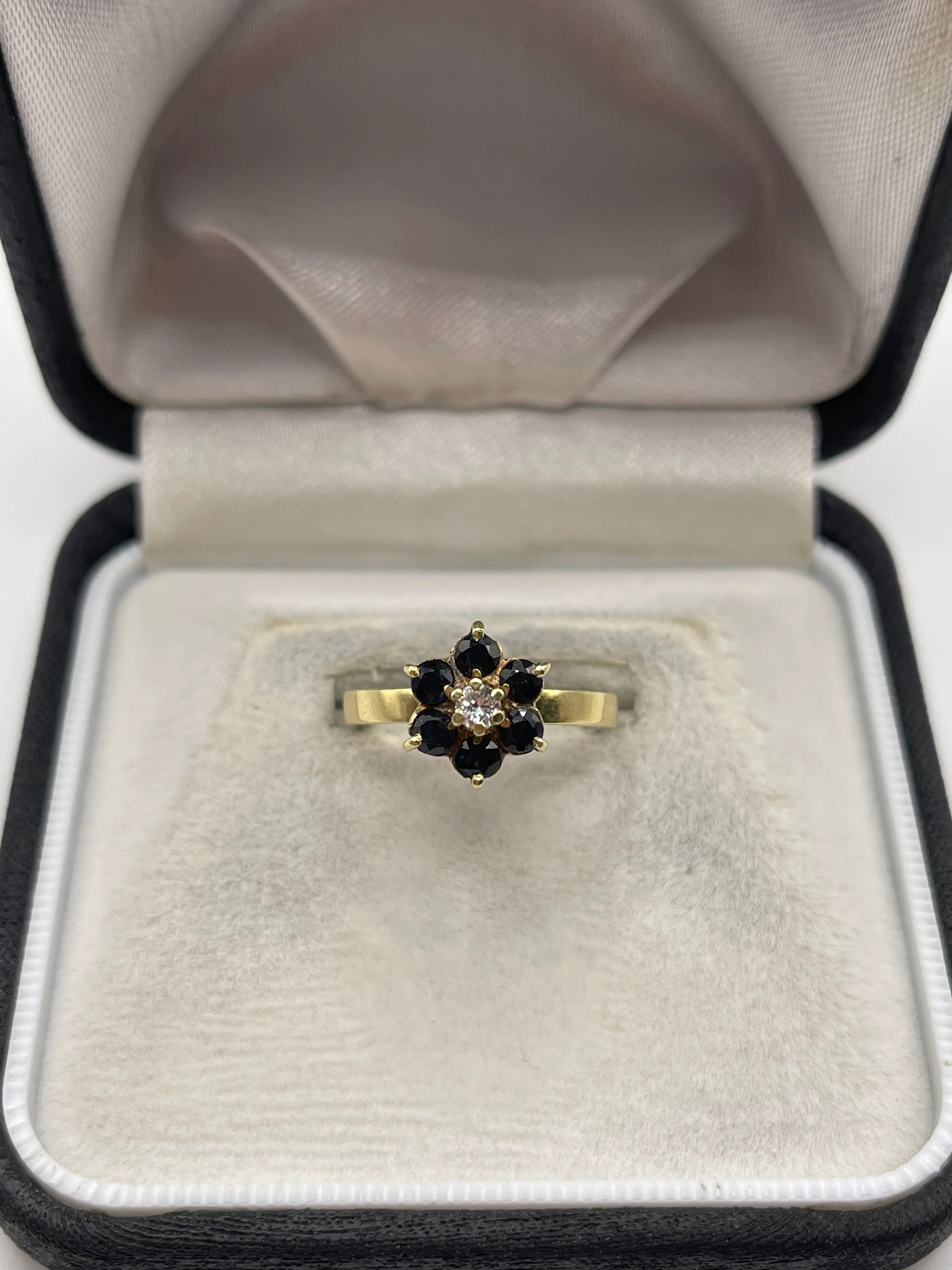 14ct gold sapphire and diamond ring