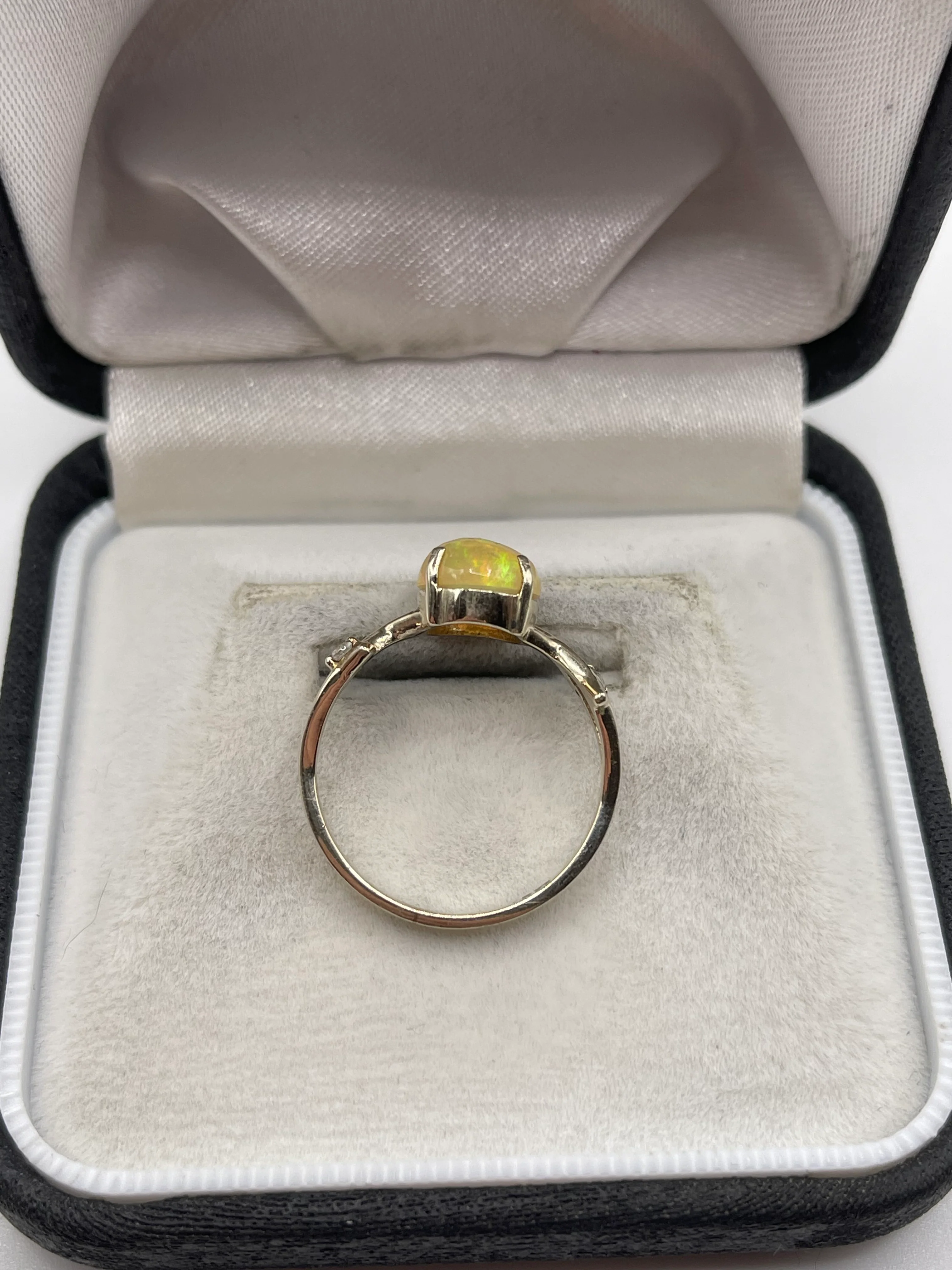 14ct white gold opal and zircon ring - Image 3