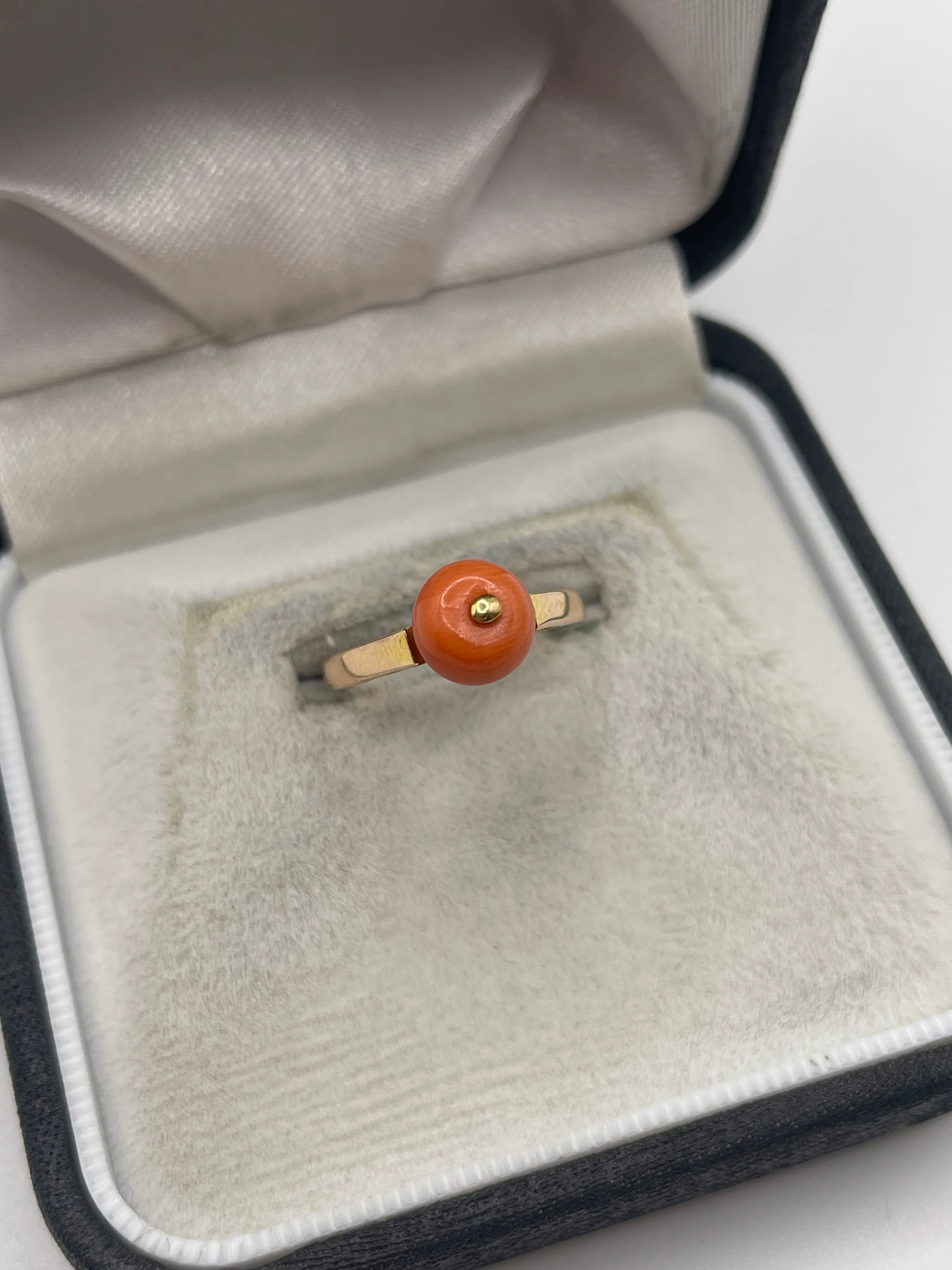 18ct gold coral ring - Image 2