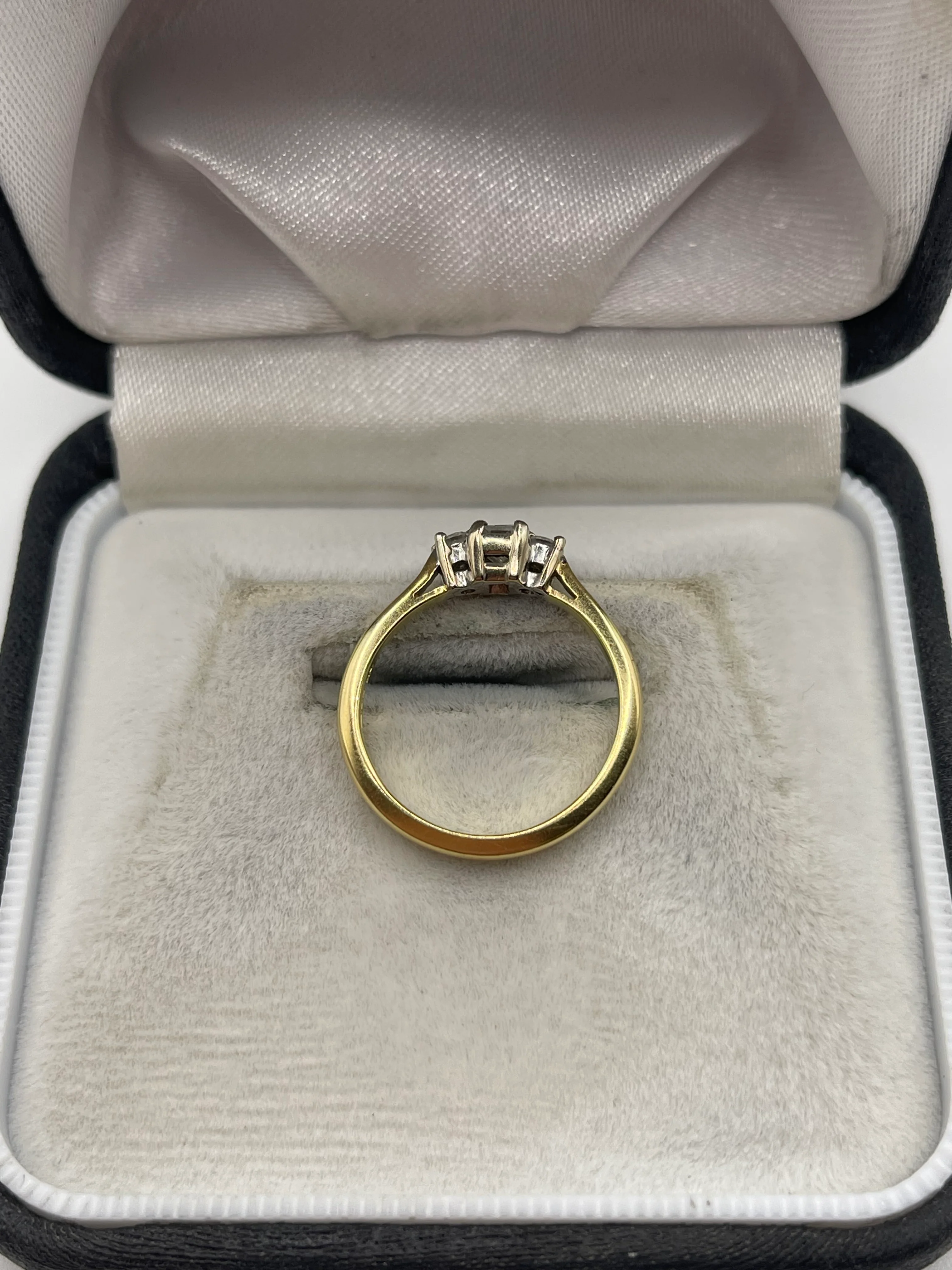 18ct gold diamond ring - Image 3