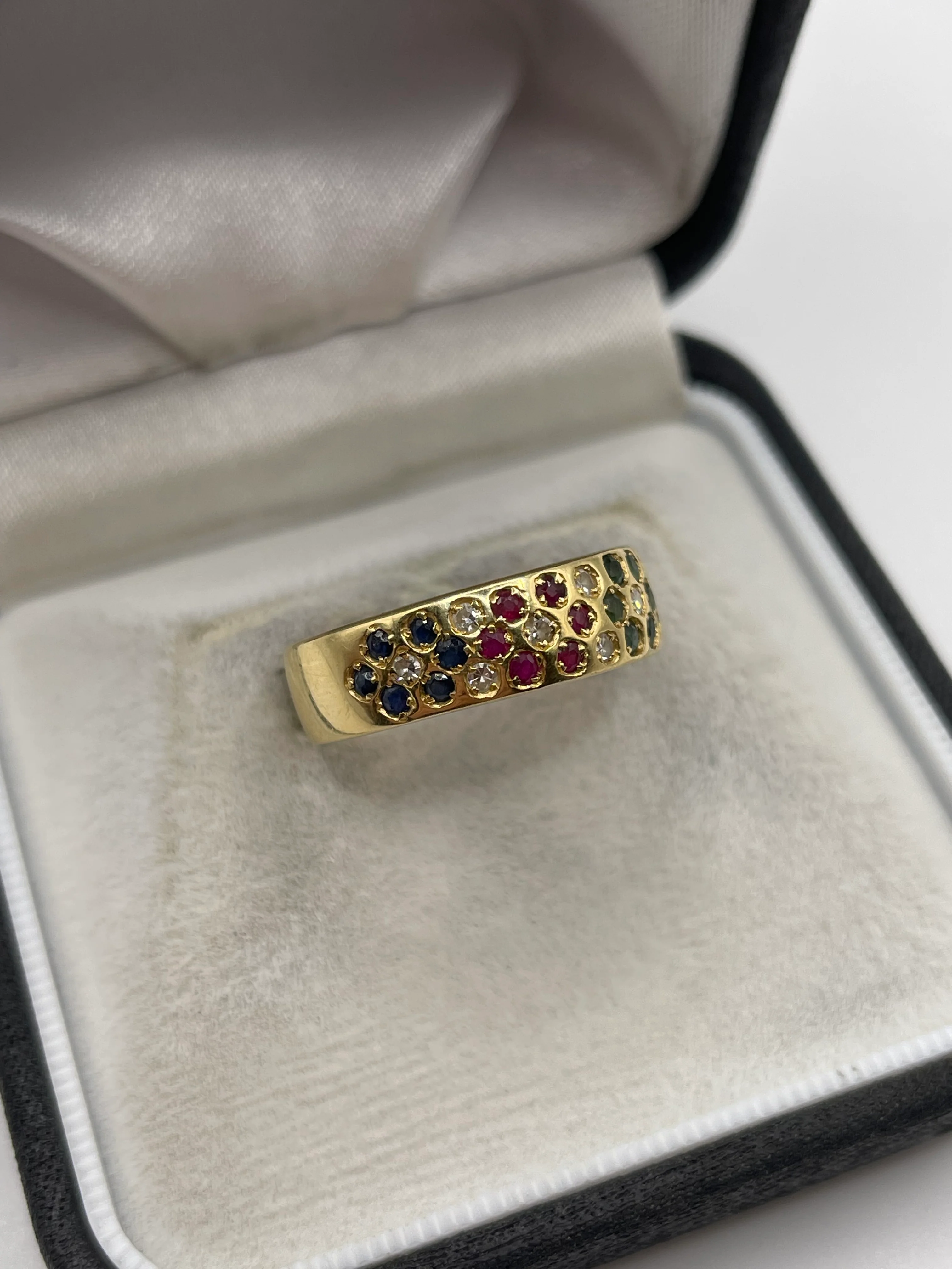 18ct gold ruby, sapphire, emerald and diamond ring - Image 2