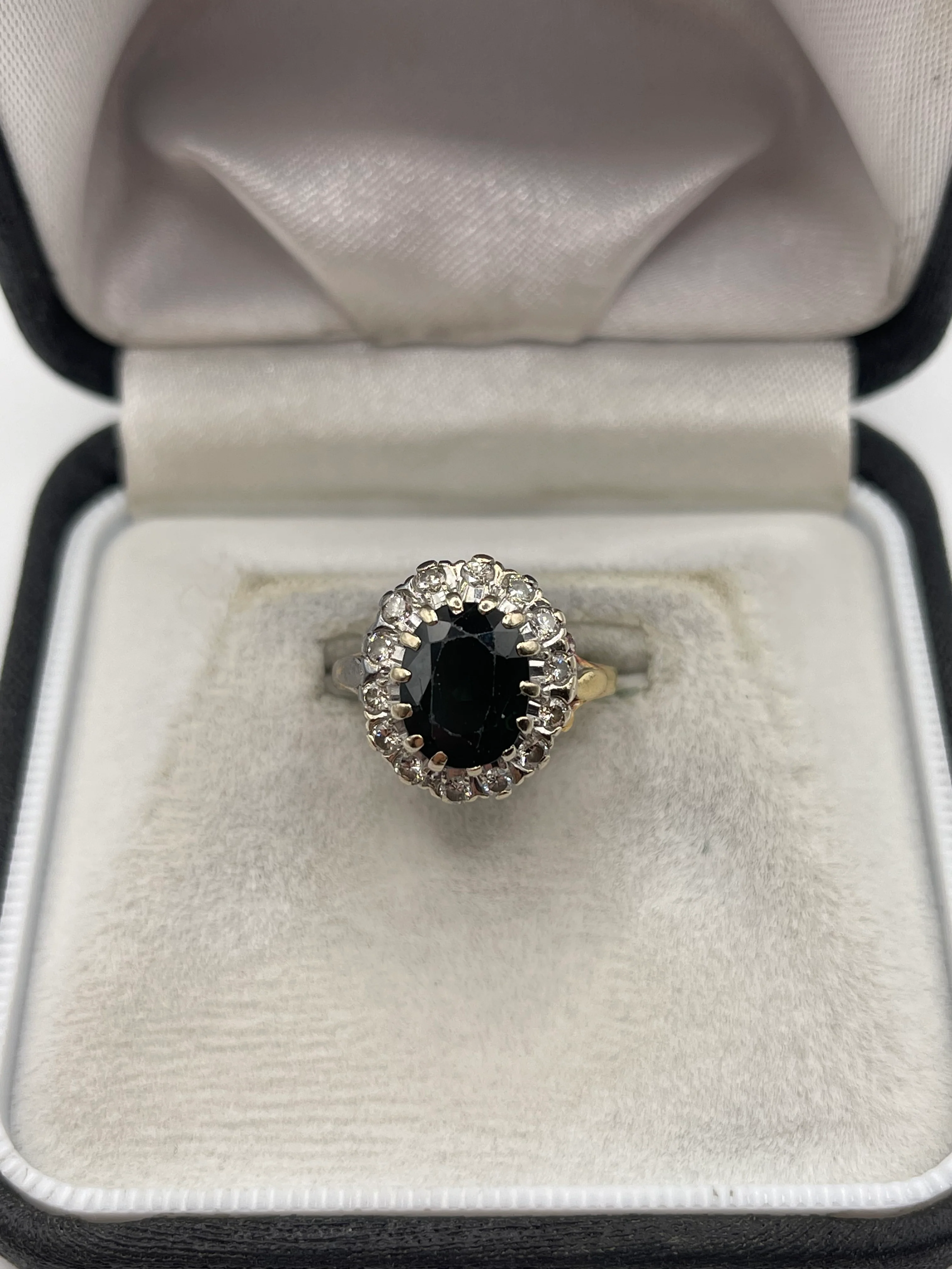 18ct gold sapphire and diamond ring