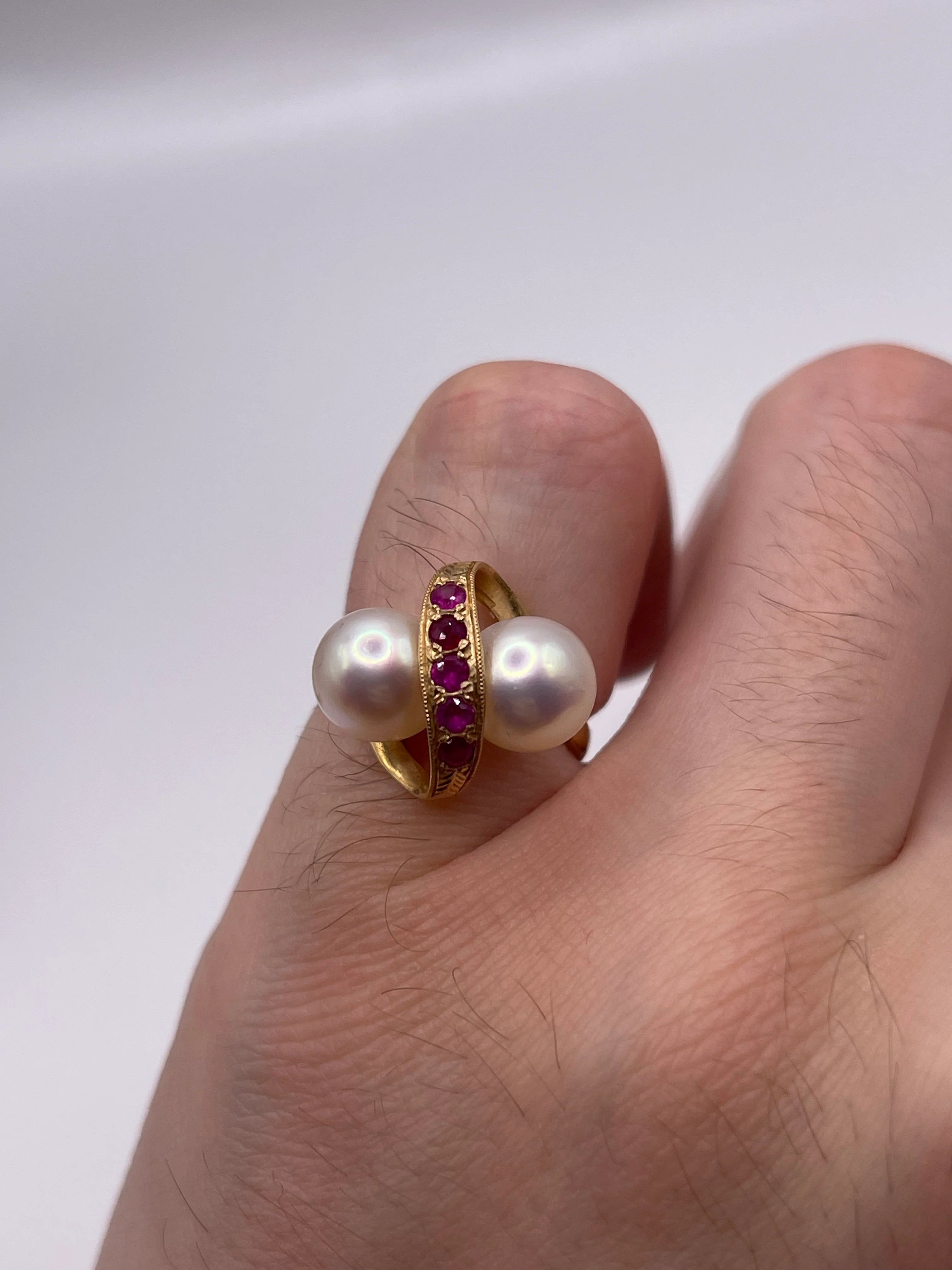 18ct gold synthetic ruby and pearl ring - Image 4