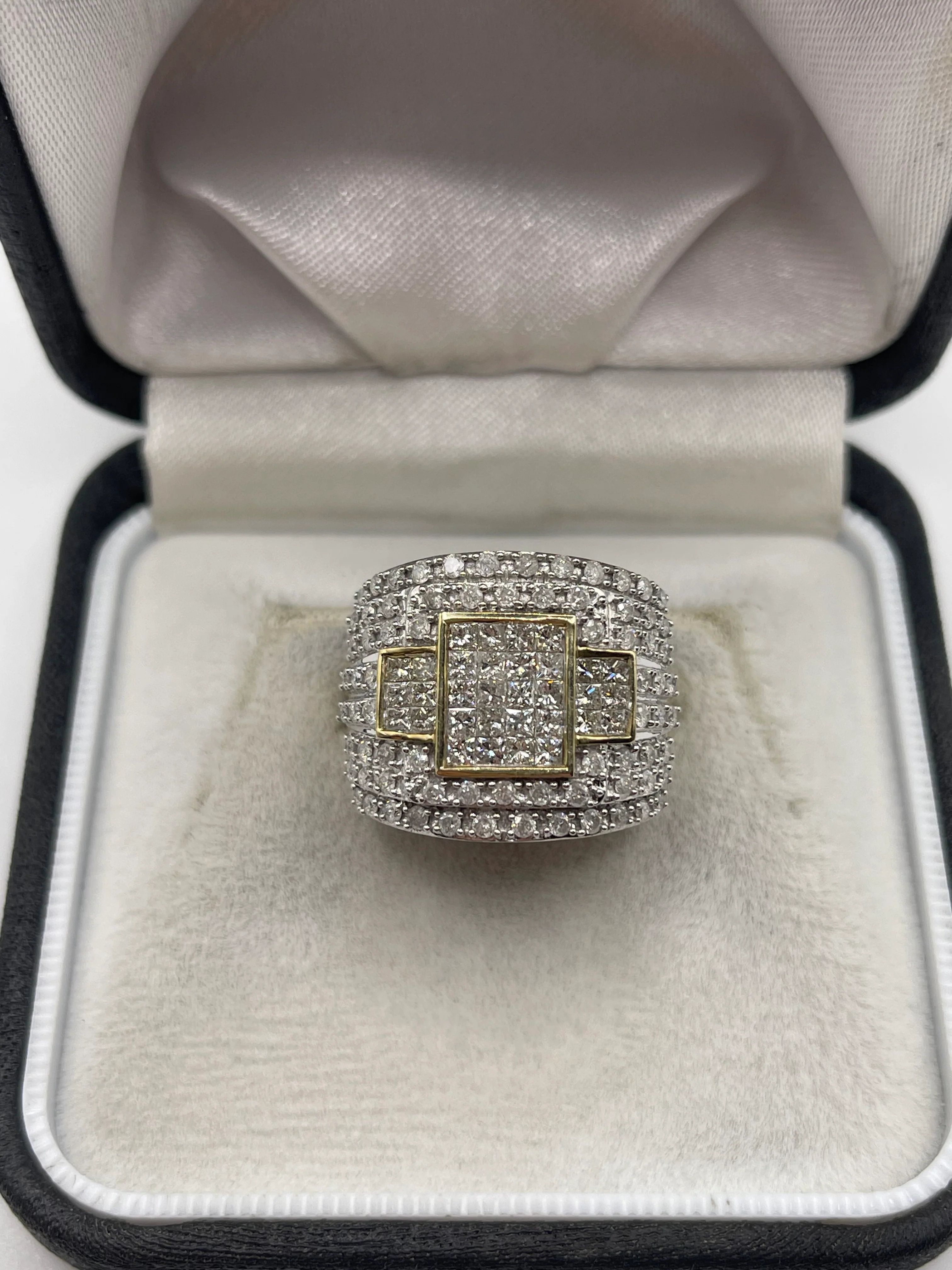 9ct gold 2ct diamond cluster ring
