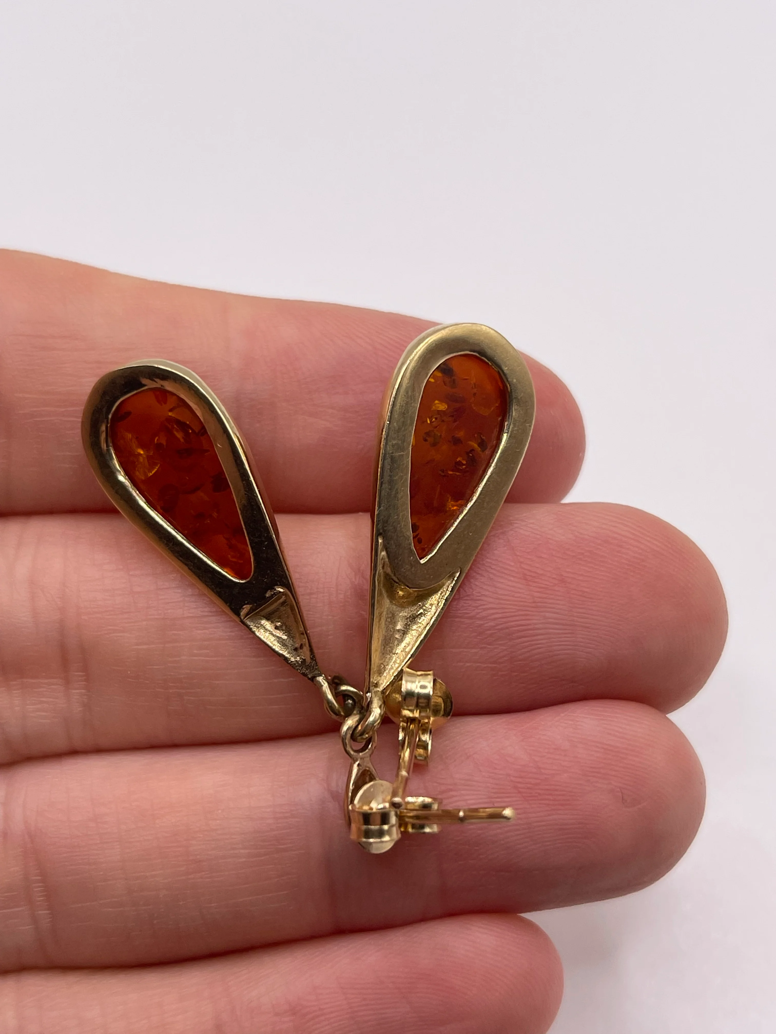 9ct gold amber earrings - Image 3