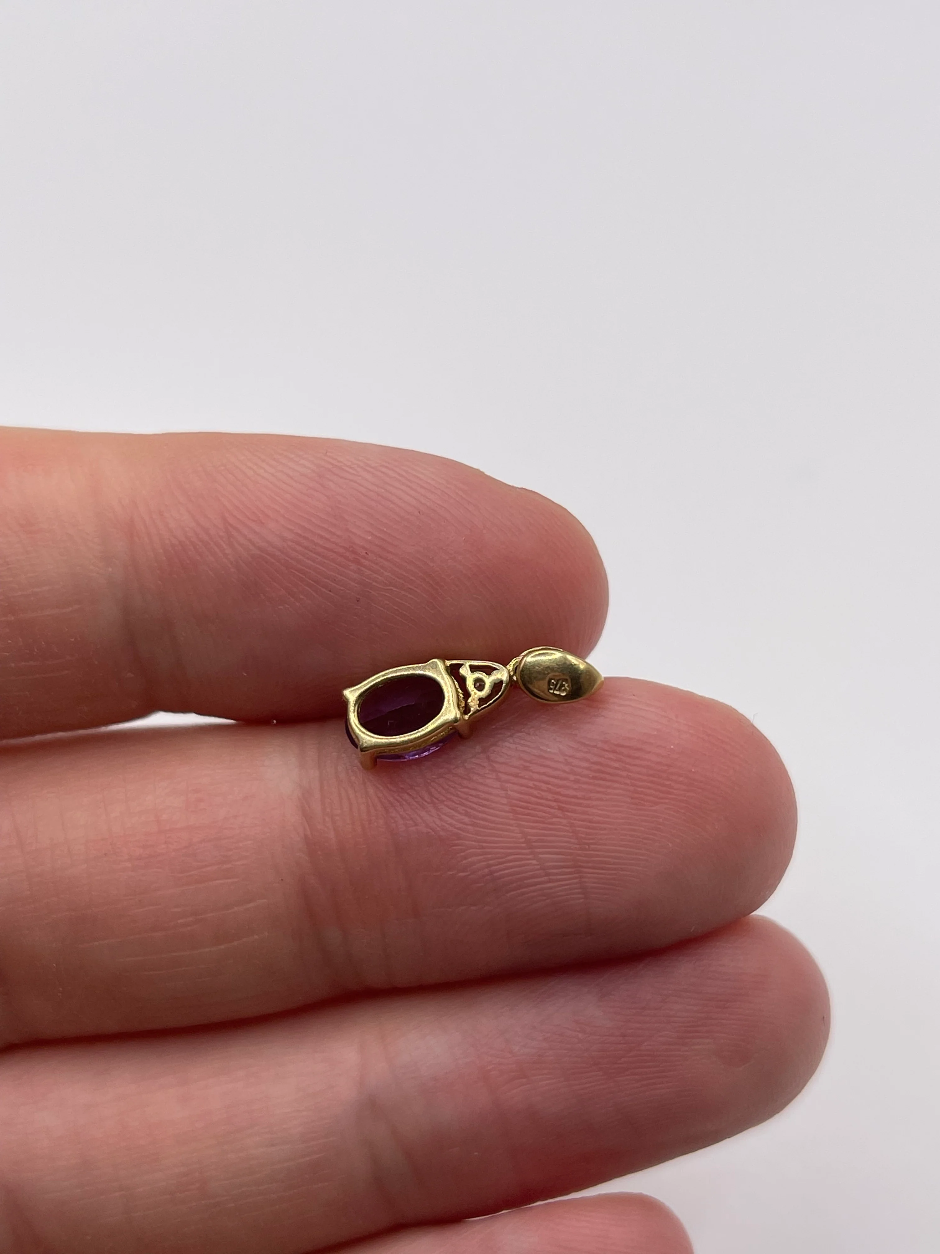 9ct gold amethyst and diamond pendant - Image 2