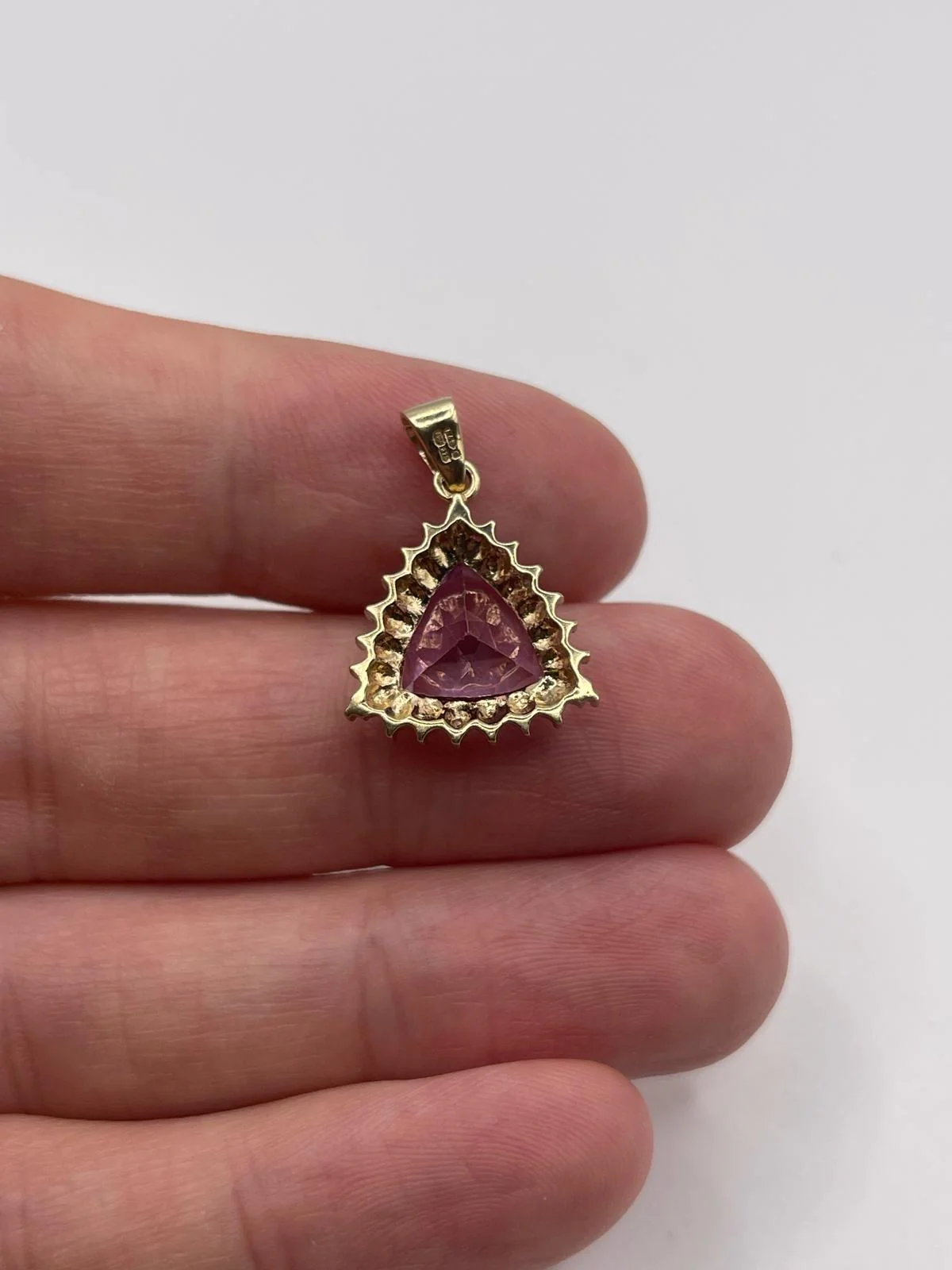 9ct gold topaz and diamond pendant - Image 3