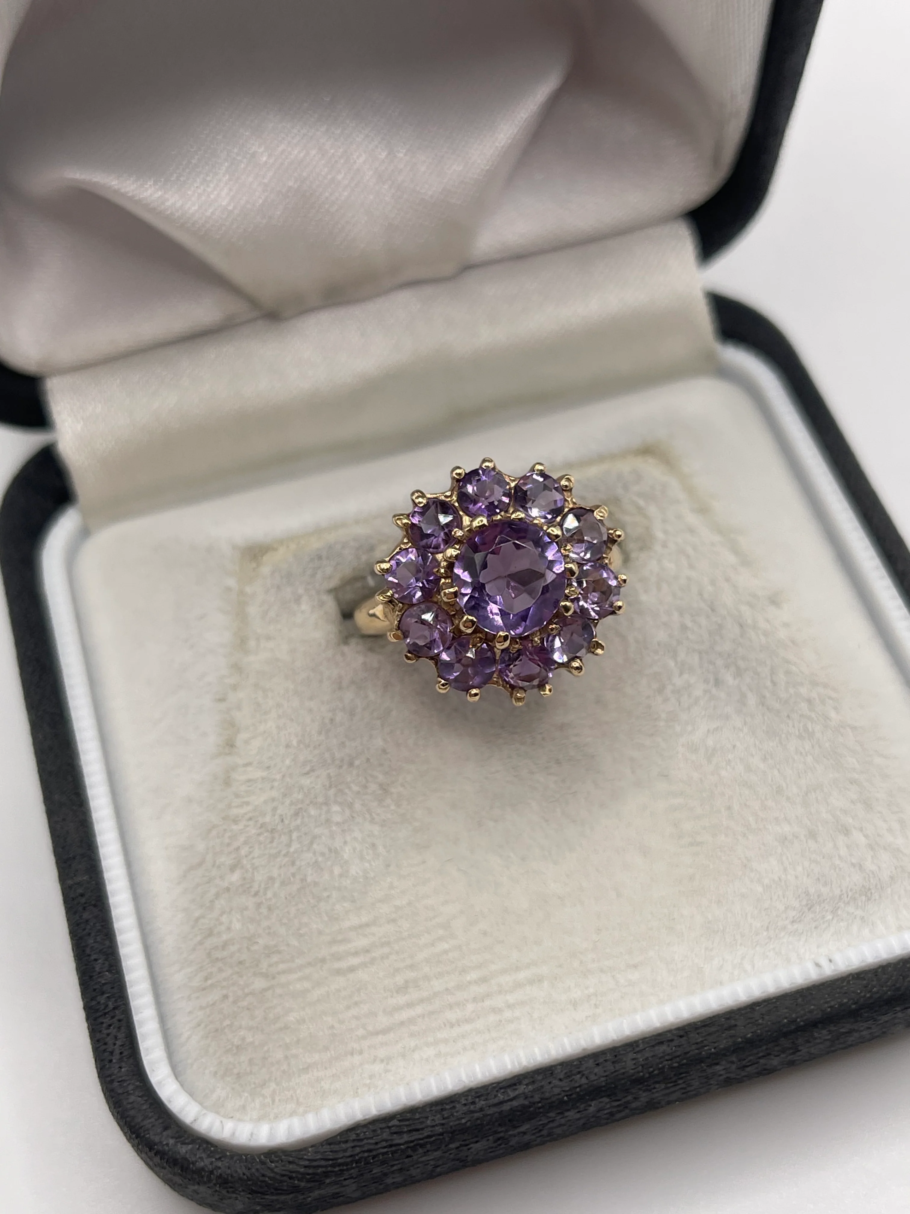 9ct gold amethyst cluster ring - Image 2
