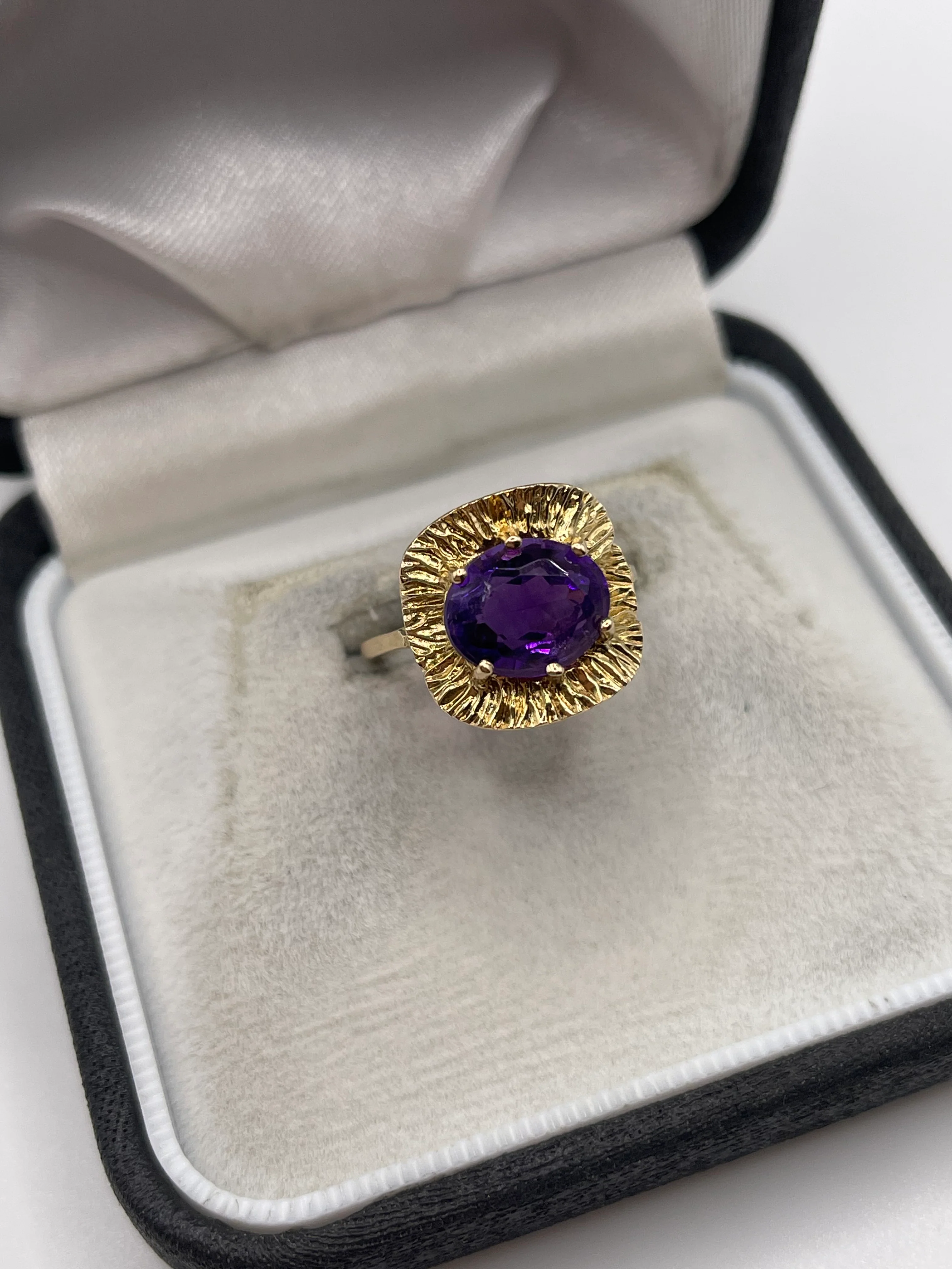 9ct gold amethyst ring - Image 2