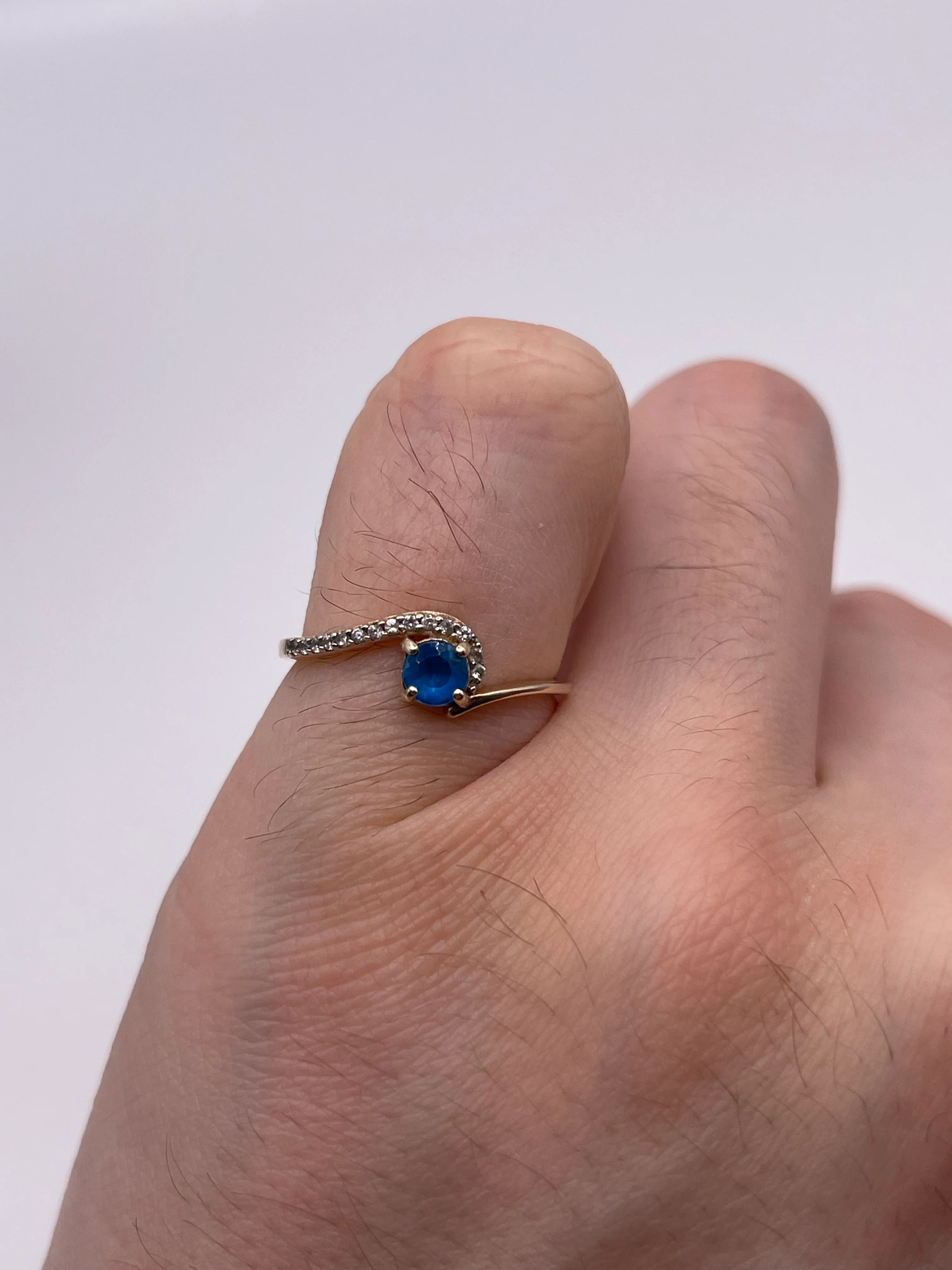 9ct gold apatite and zircon ring - Image 4