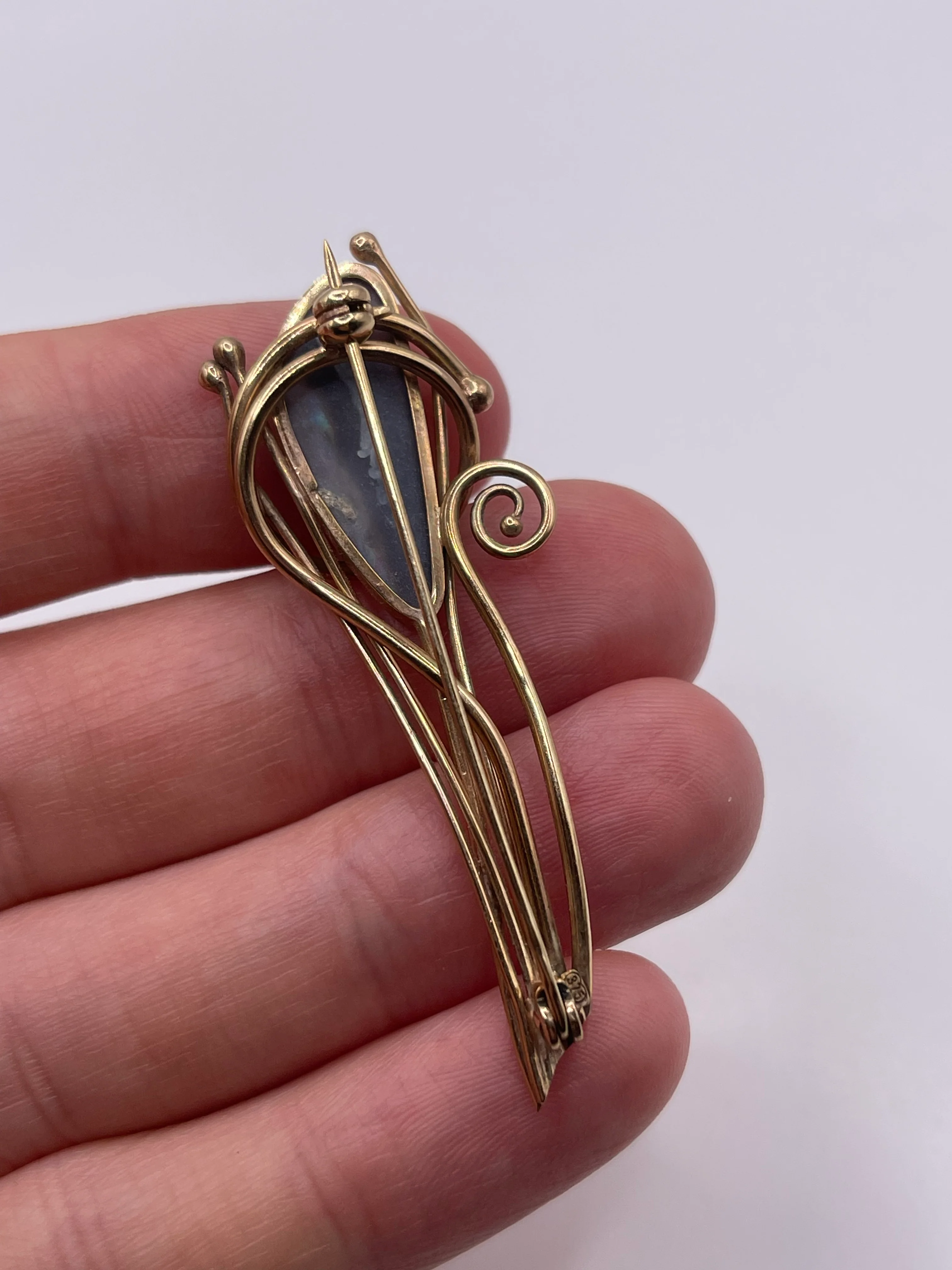 9ct gold black opal brooch - Image 3