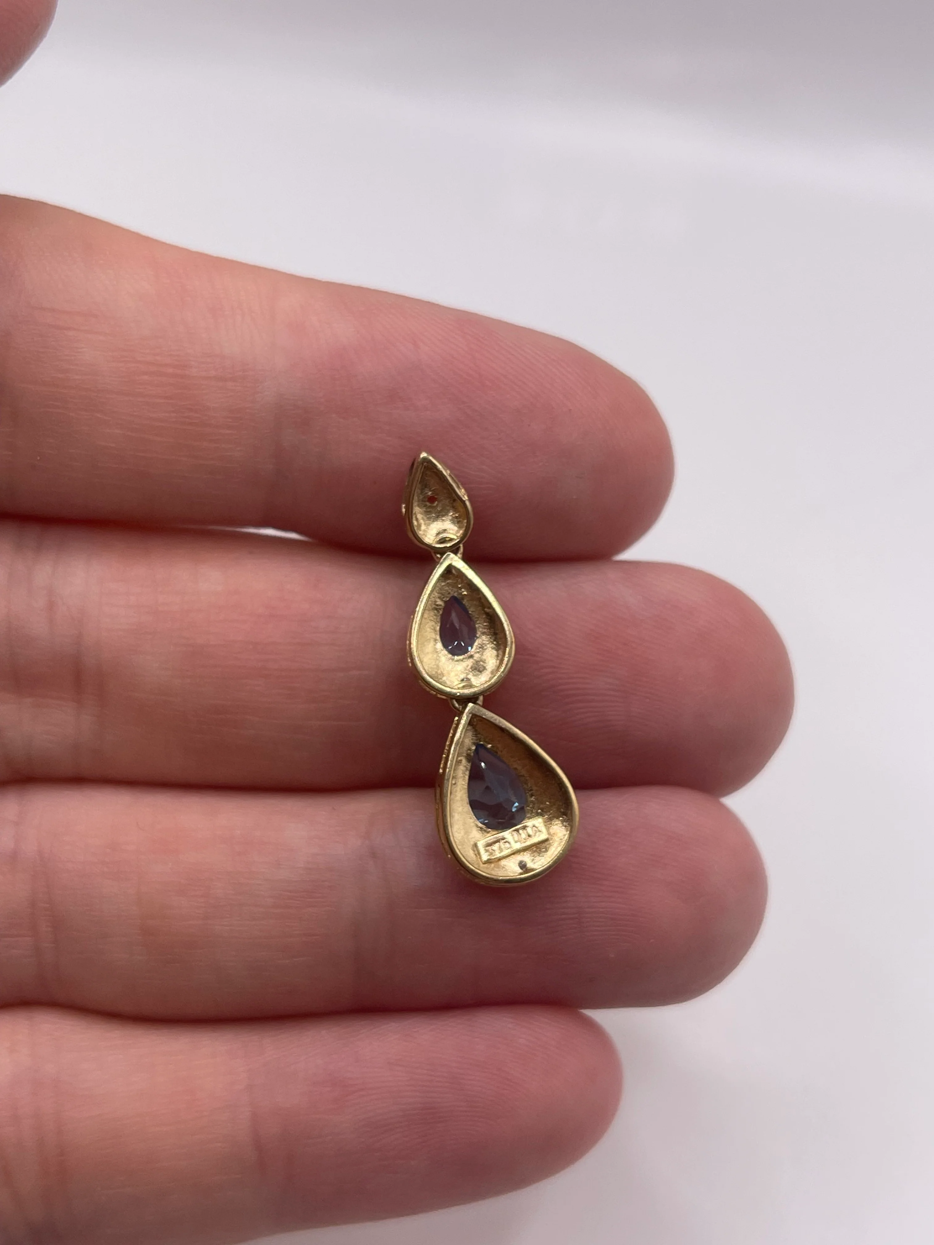9ct gold blue topaz and diamond pendant - Image 3