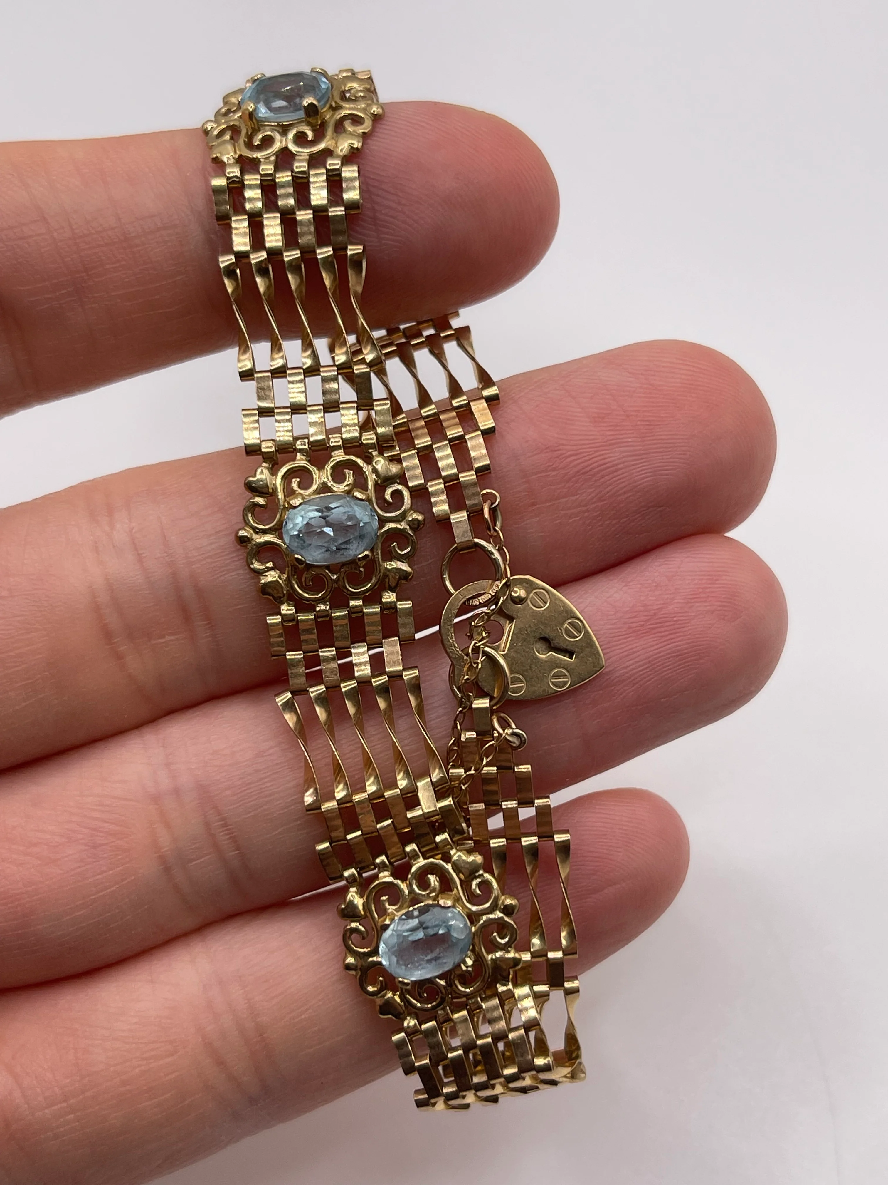 9ct gold blue topaz bracelet - Image 3