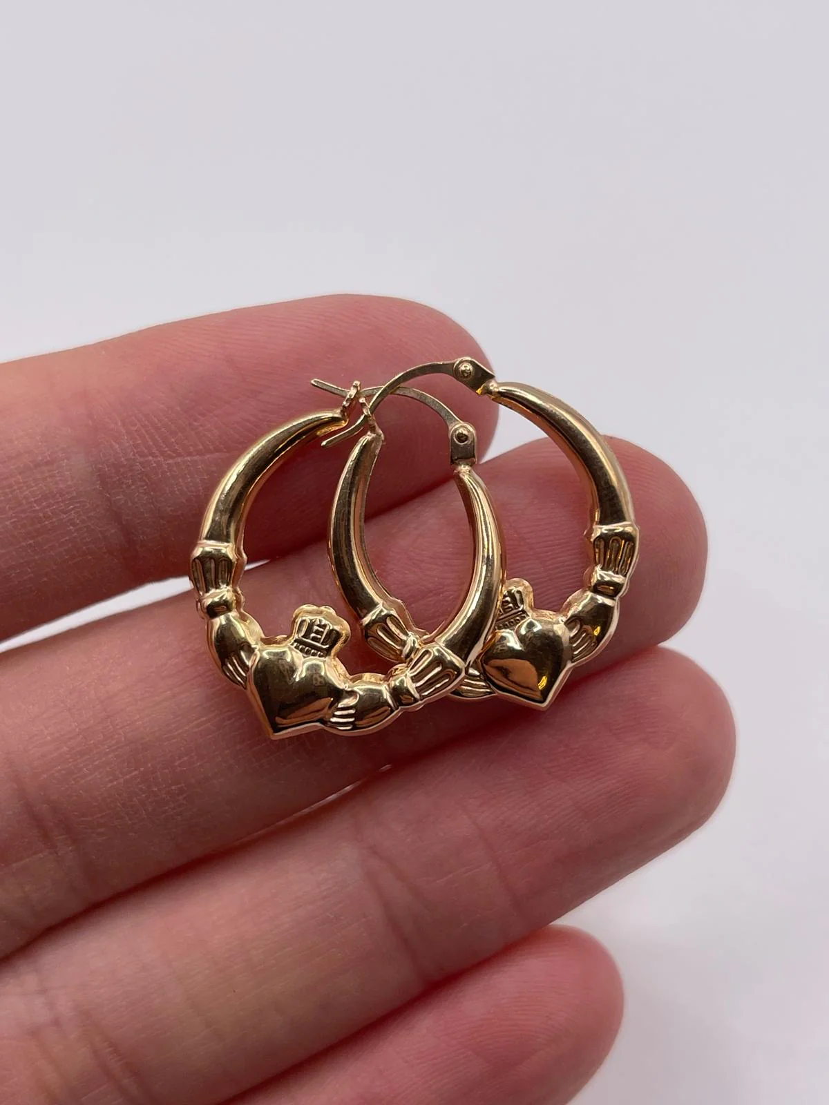 9ct gold claddagh creole earrings - Image 2