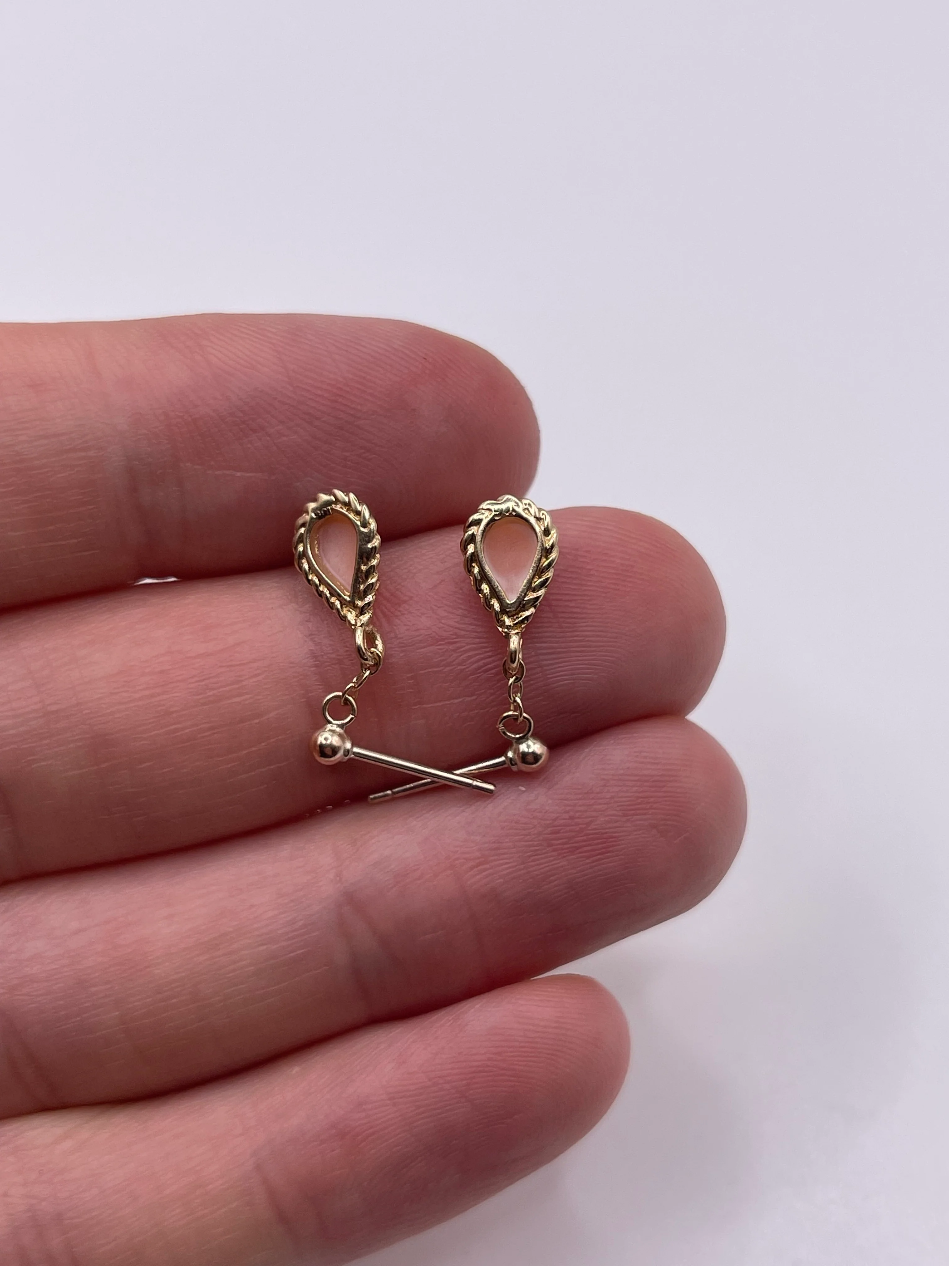 9ct gold coral earrings - Image 3