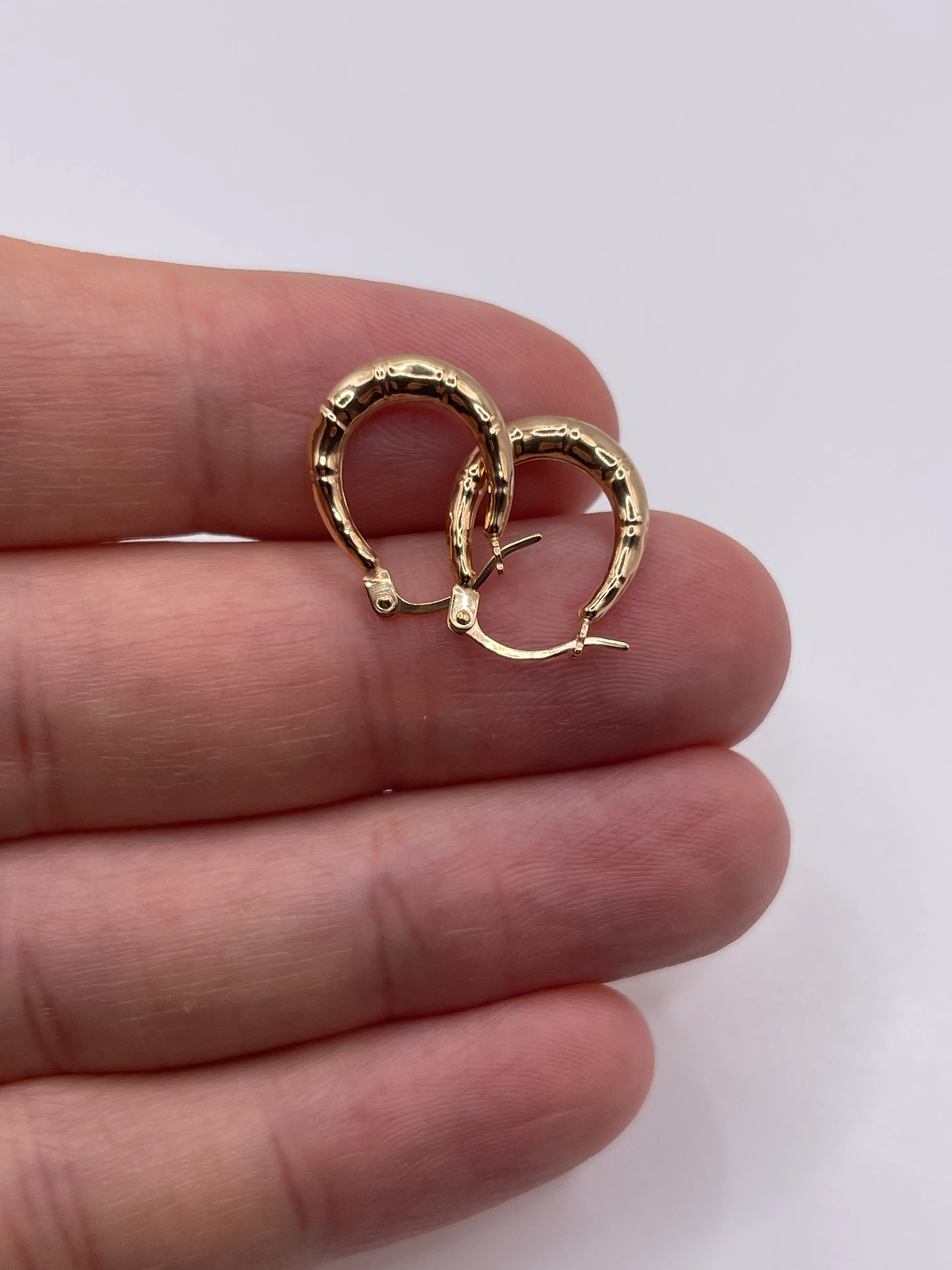 9ct gold creole earrings - Image 3