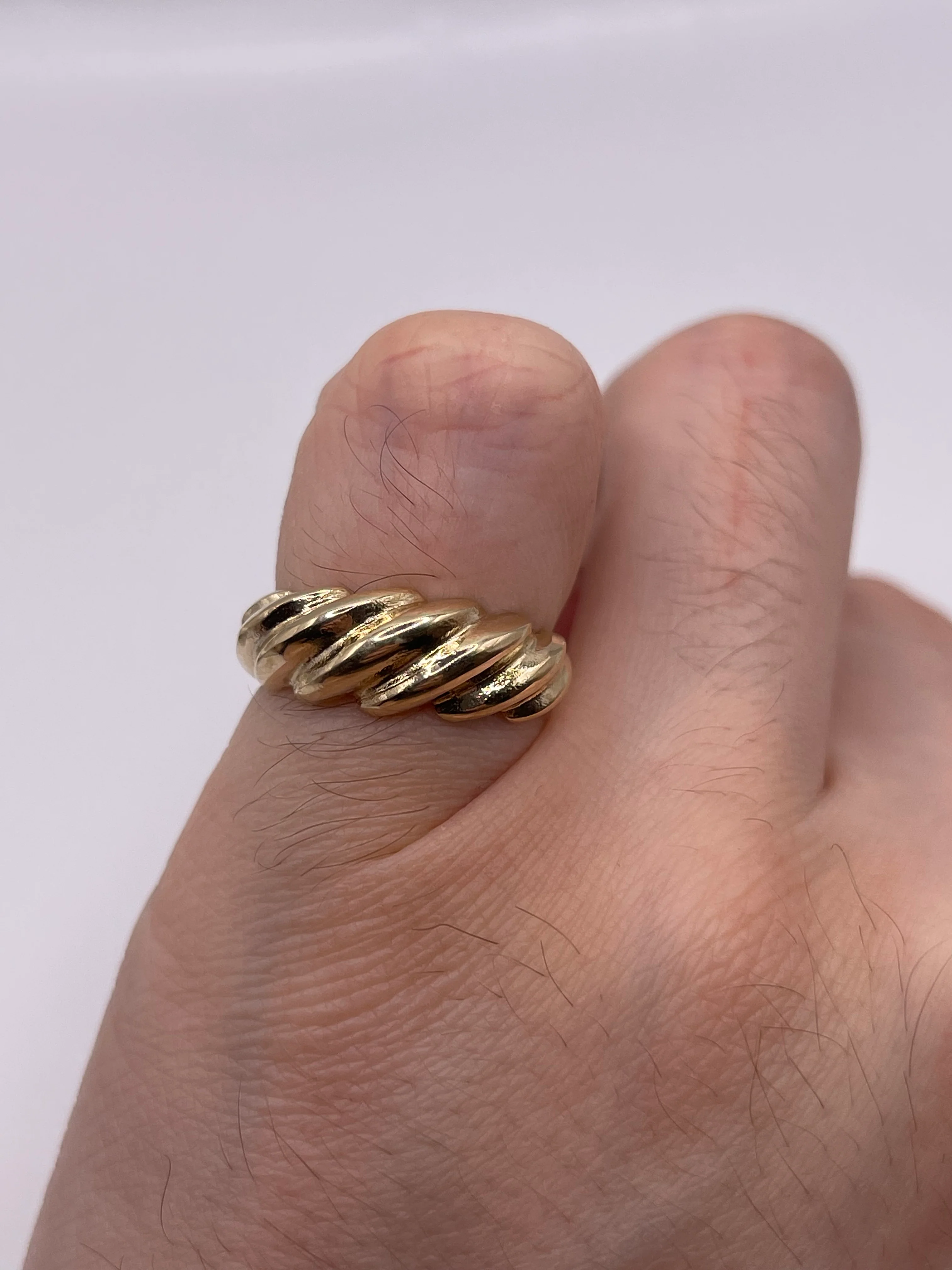 9ct gold croissant ring - Image 4