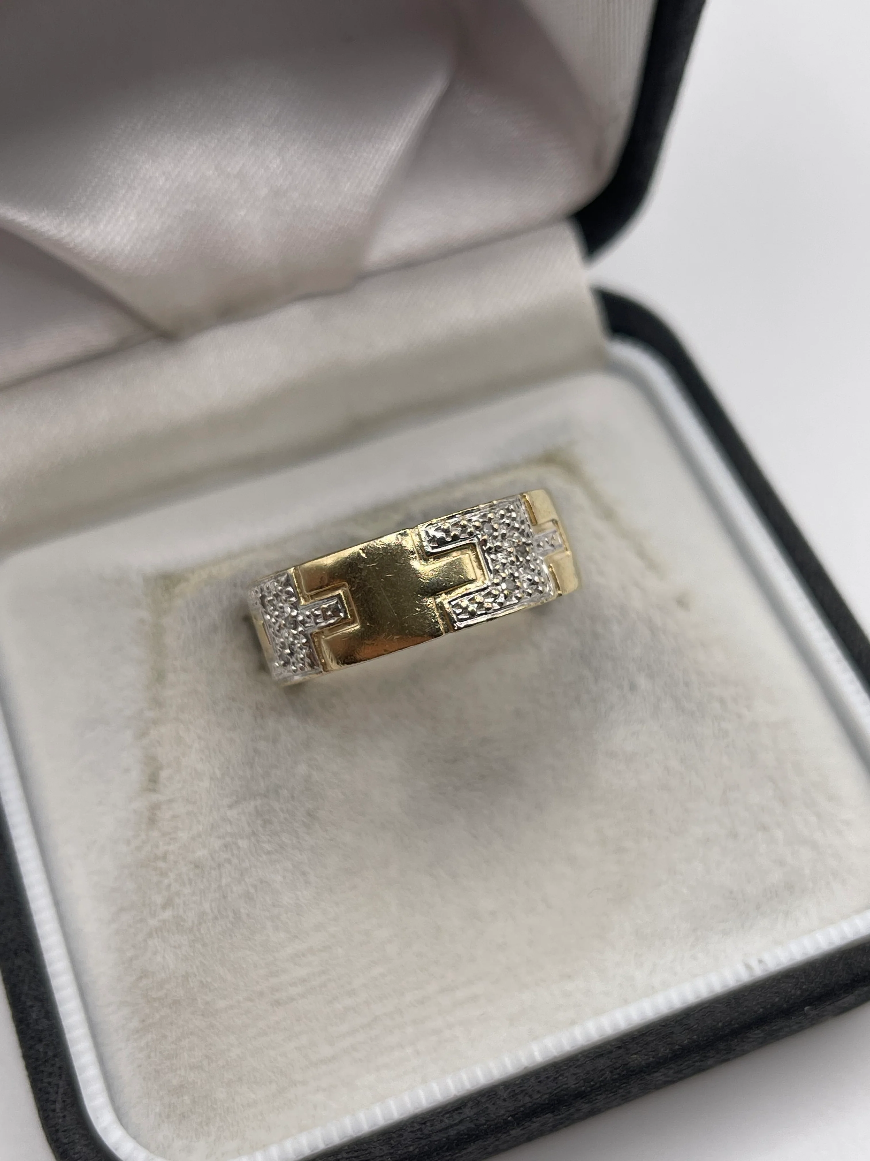 9ct gold diamond ring - Image 2
