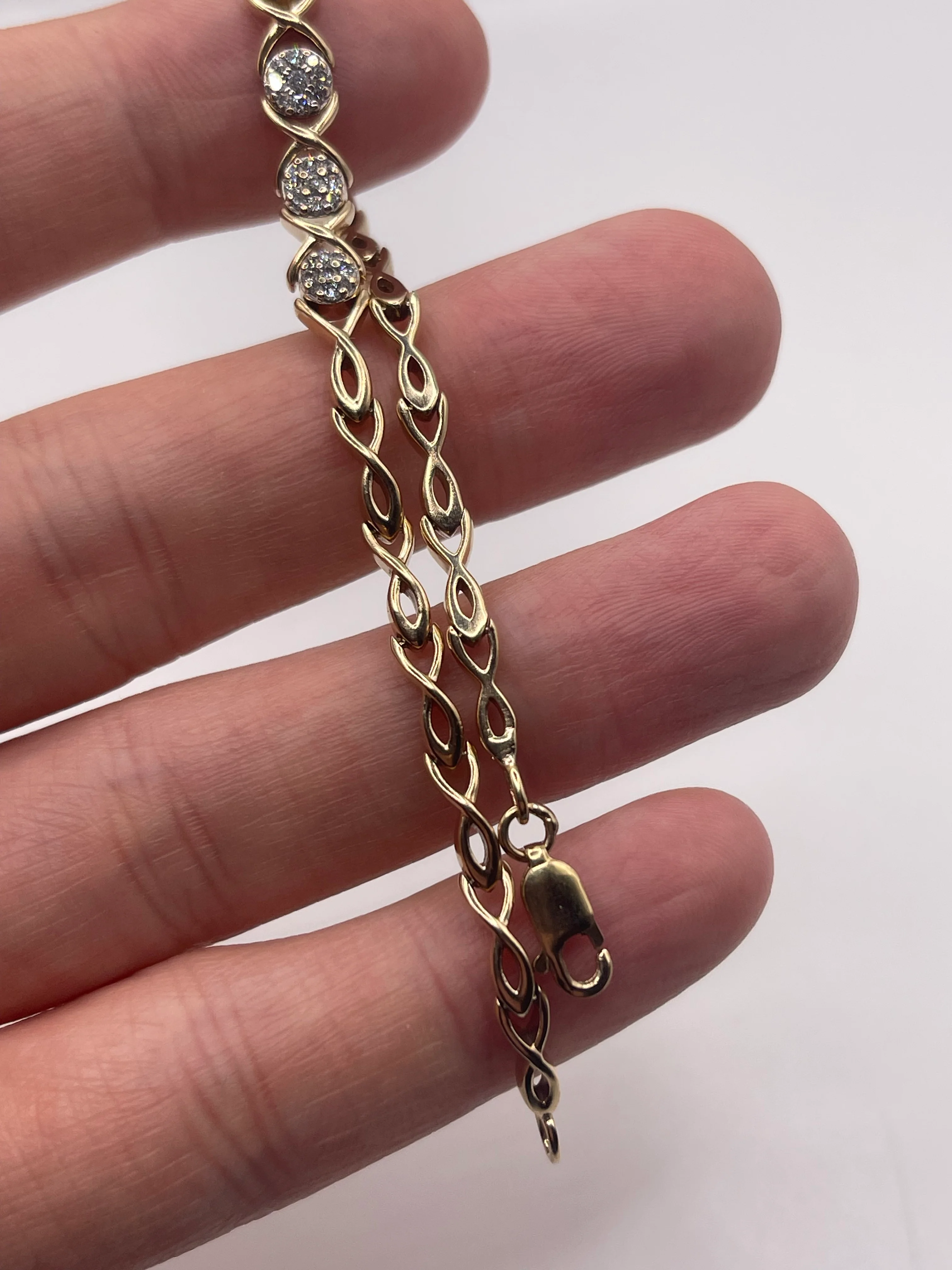 9ct gold diamond bracelet - Image 3