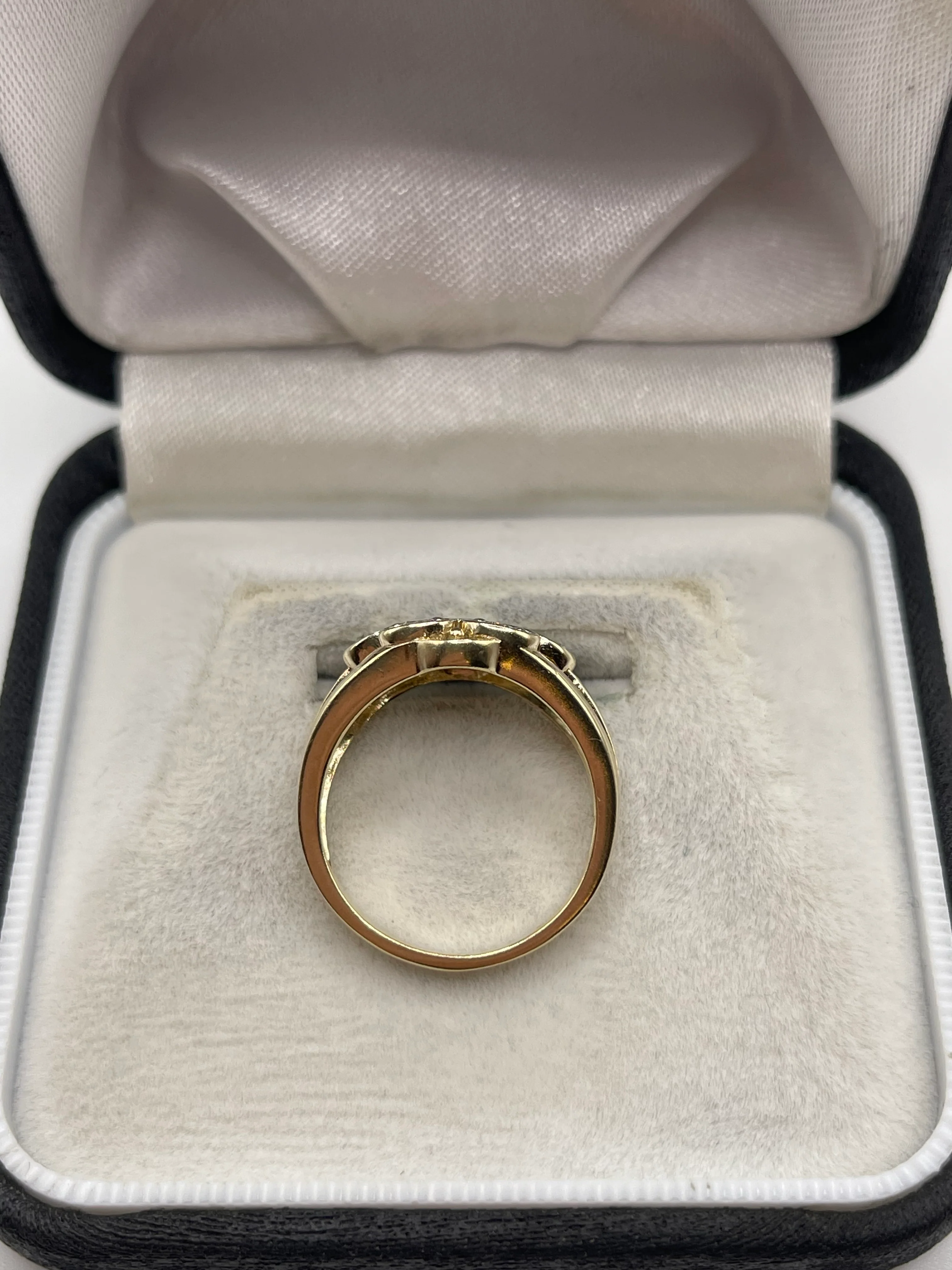 9ct gold diamond cluster ring - Image 3