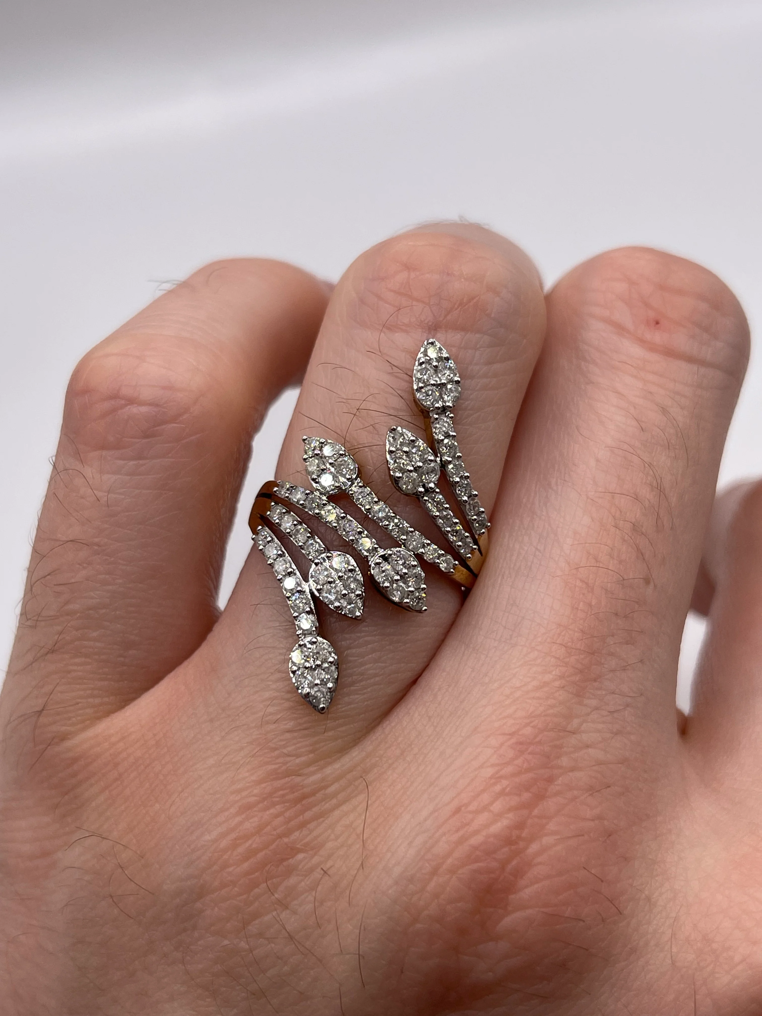 9ct gold diamond cluster ring - Image 4