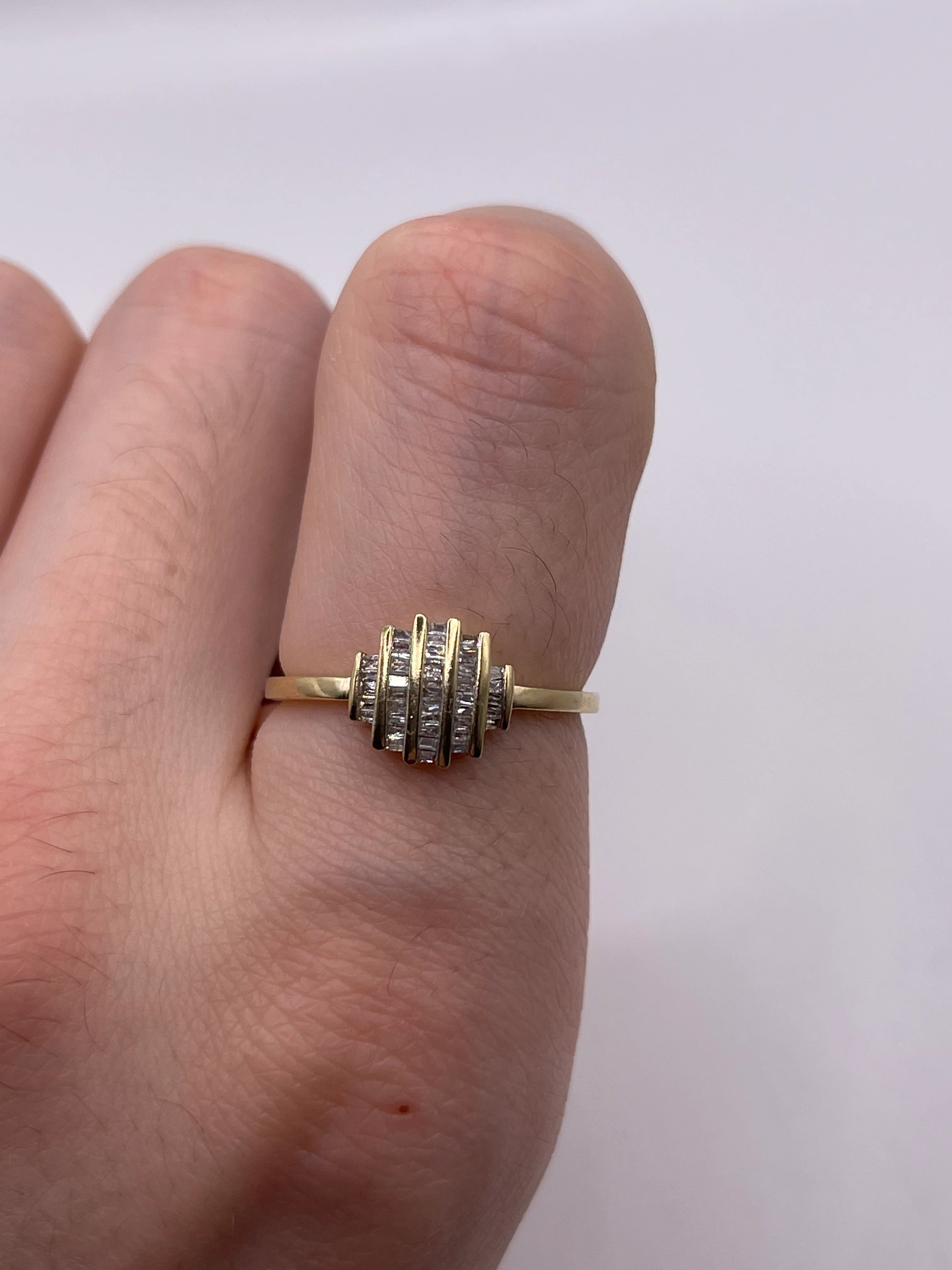 9ct gold diamond cluster ring - Image 4