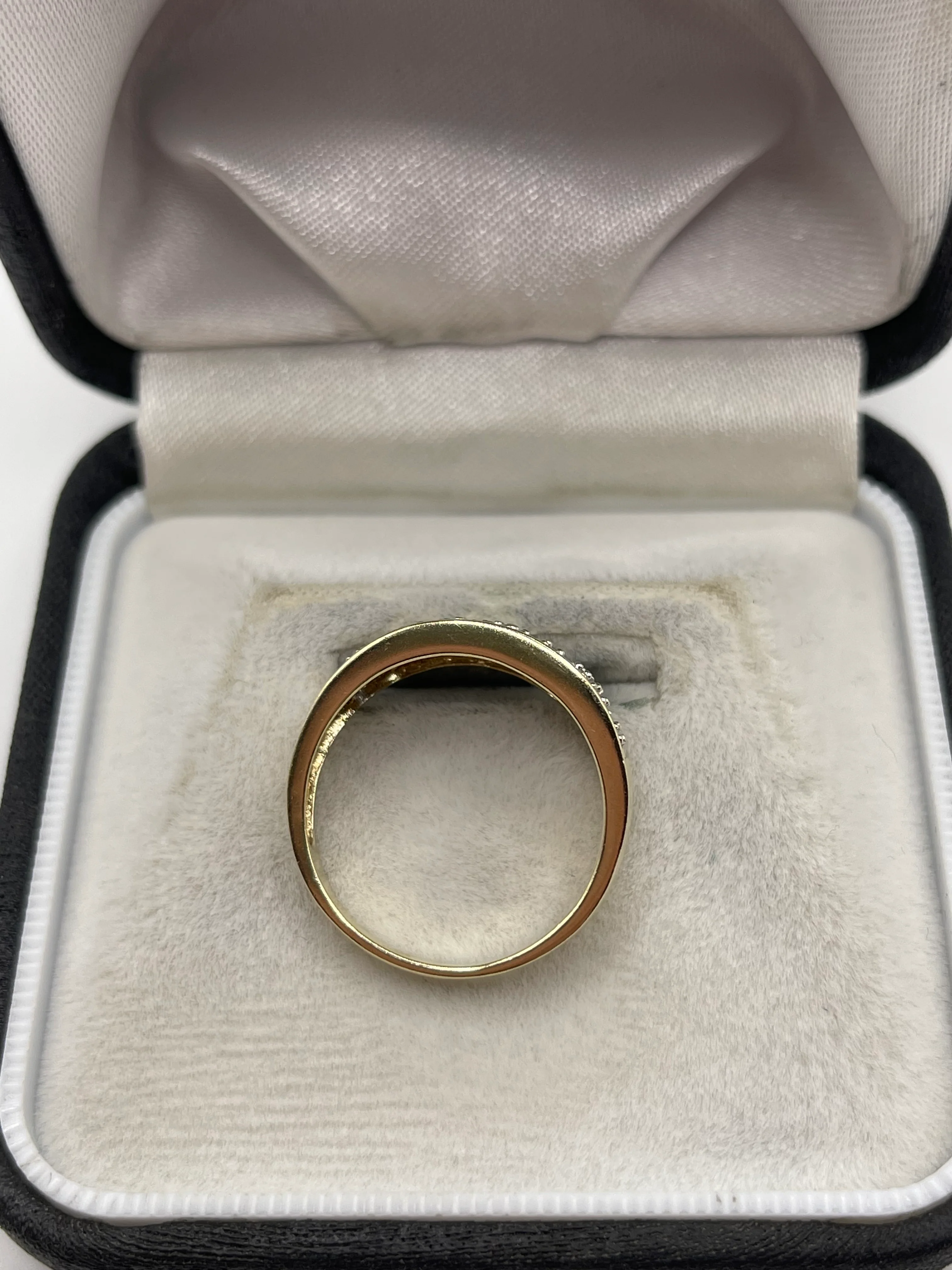 9ct gold diamond Greek key ring - Image 3
