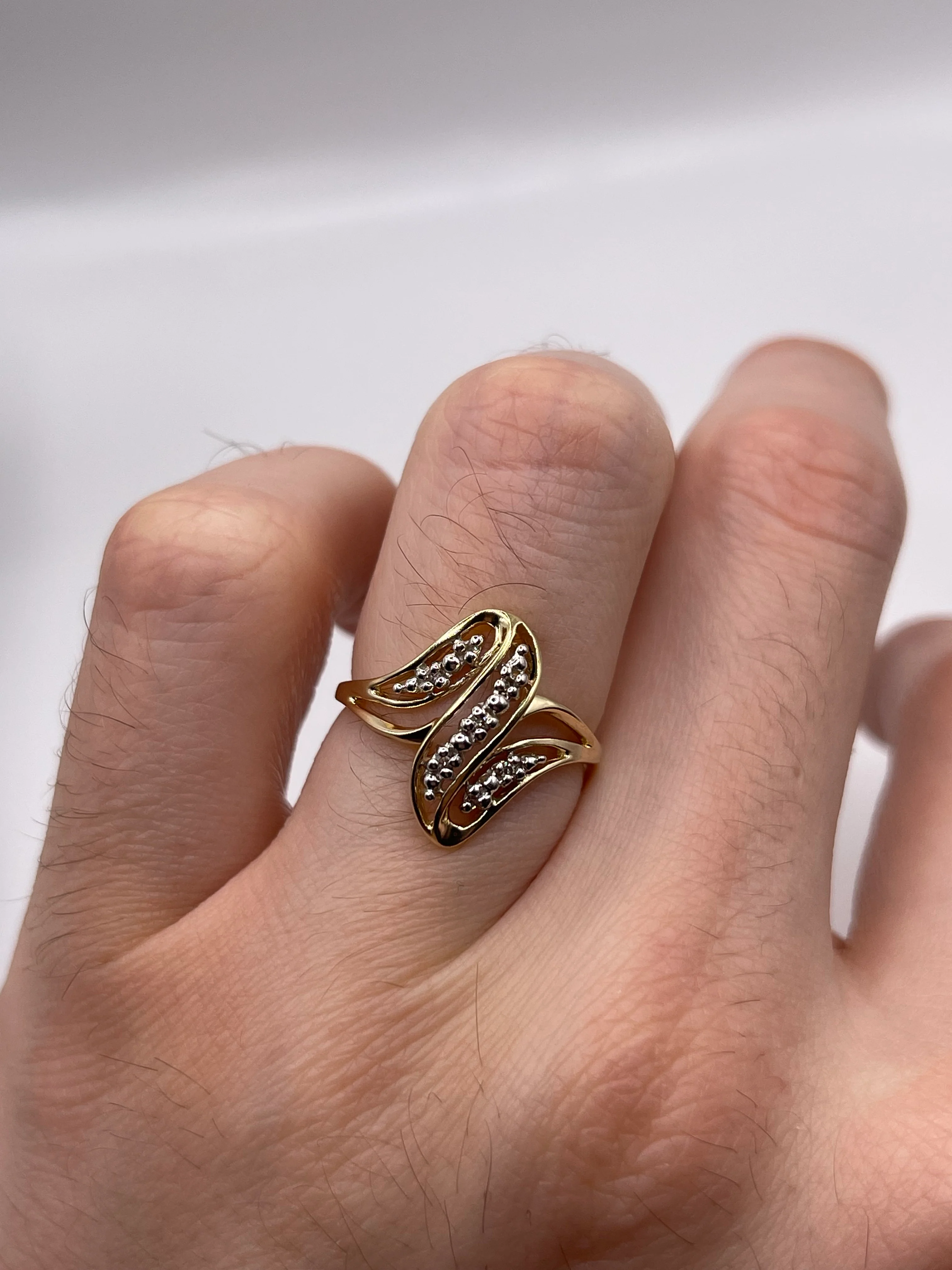 9ct gold diamond ring - Image 4