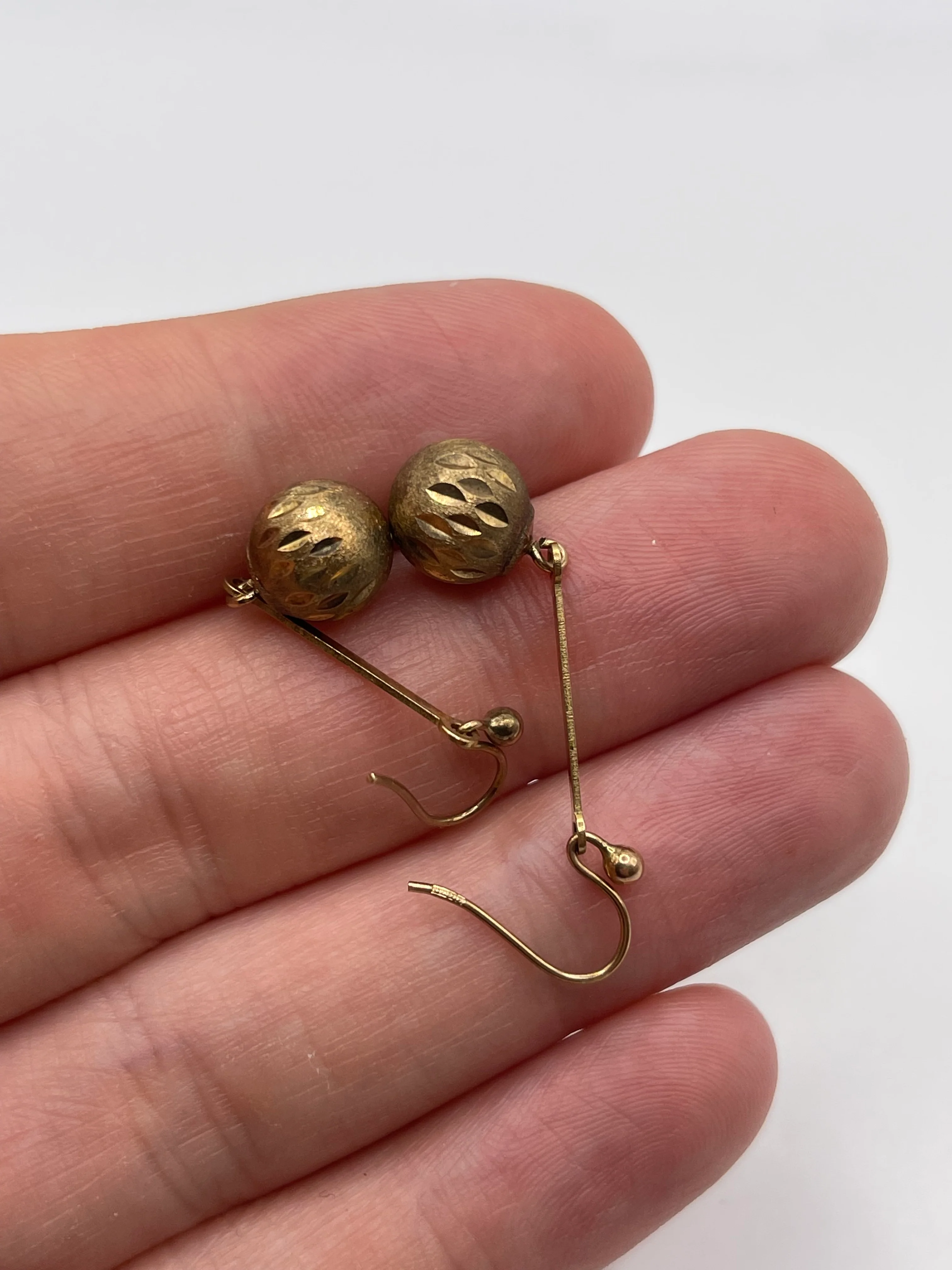 9ct gold earrings - Image 3
