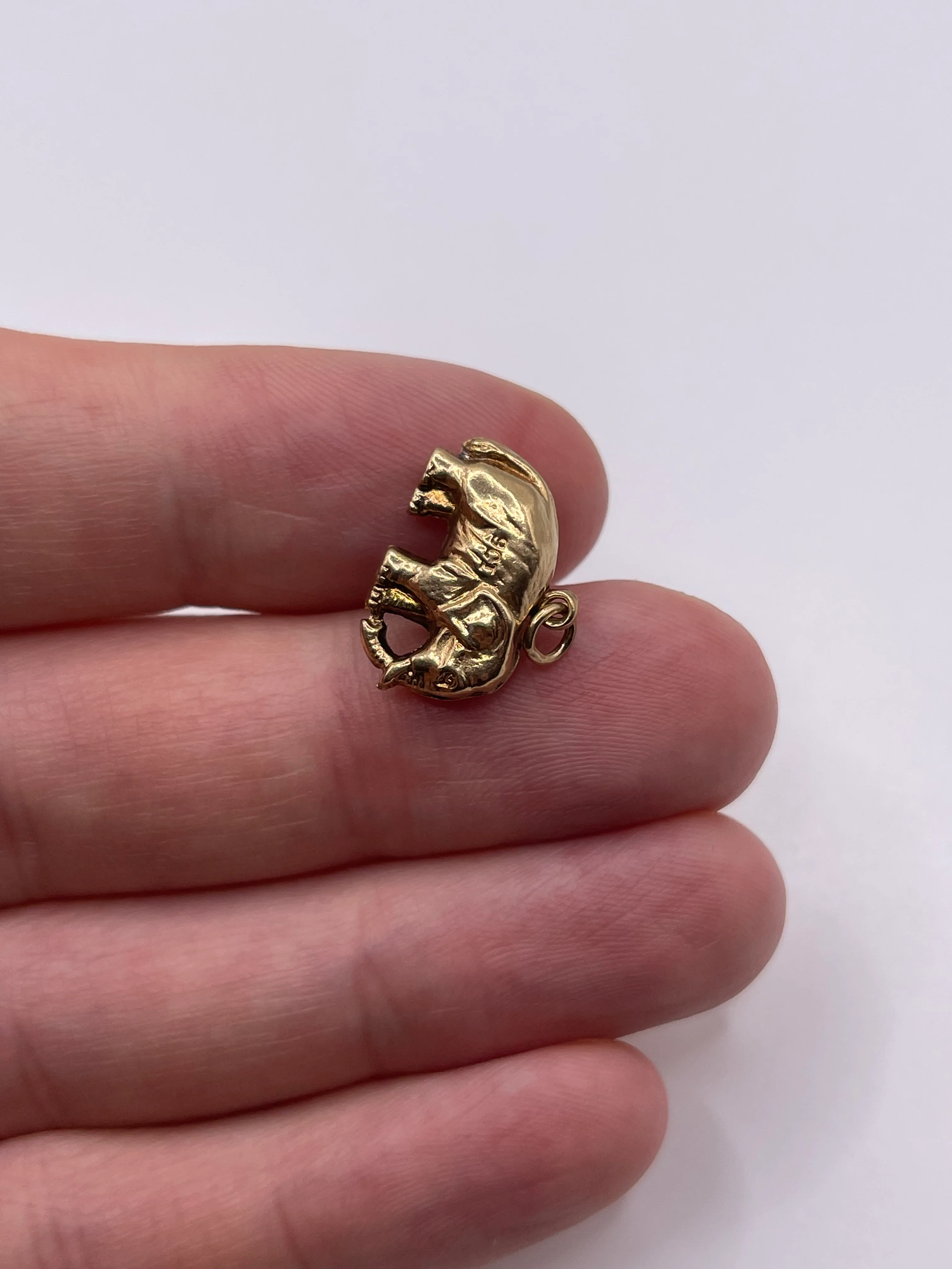 9ct gold elephant charm - Image 2