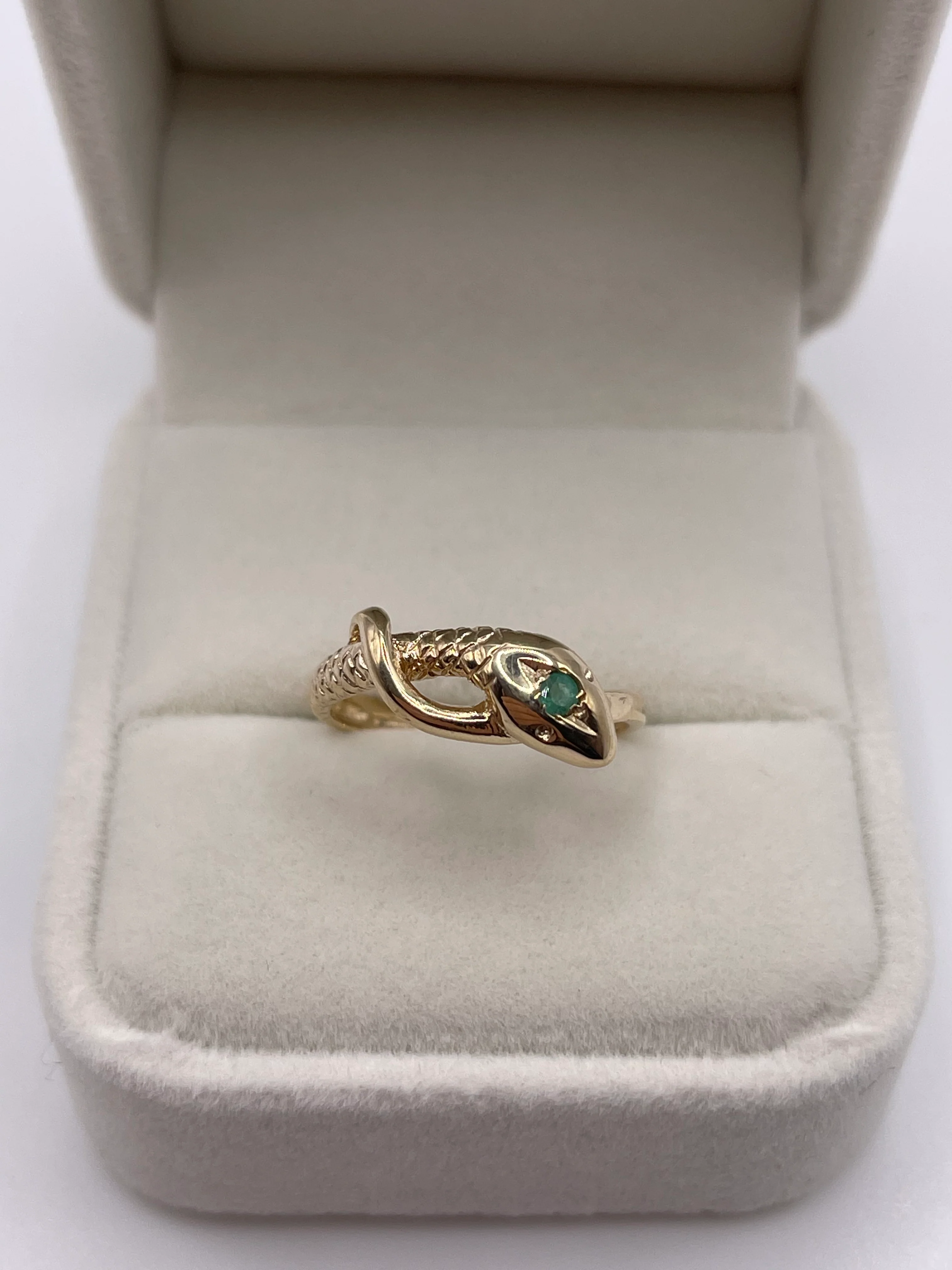 9ct gold emerald snake ring