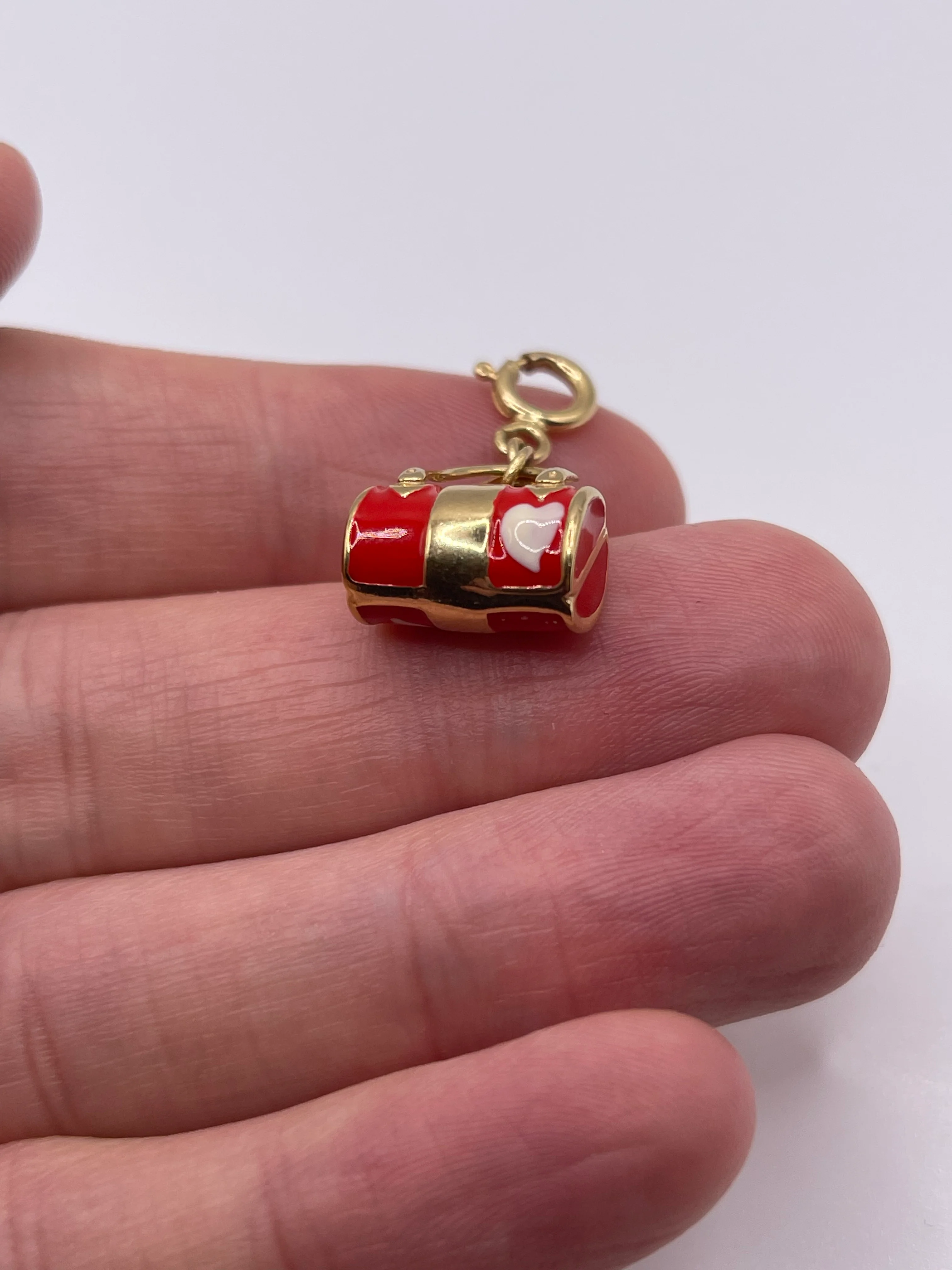9ct gold enamelled bag charm - Image 2
