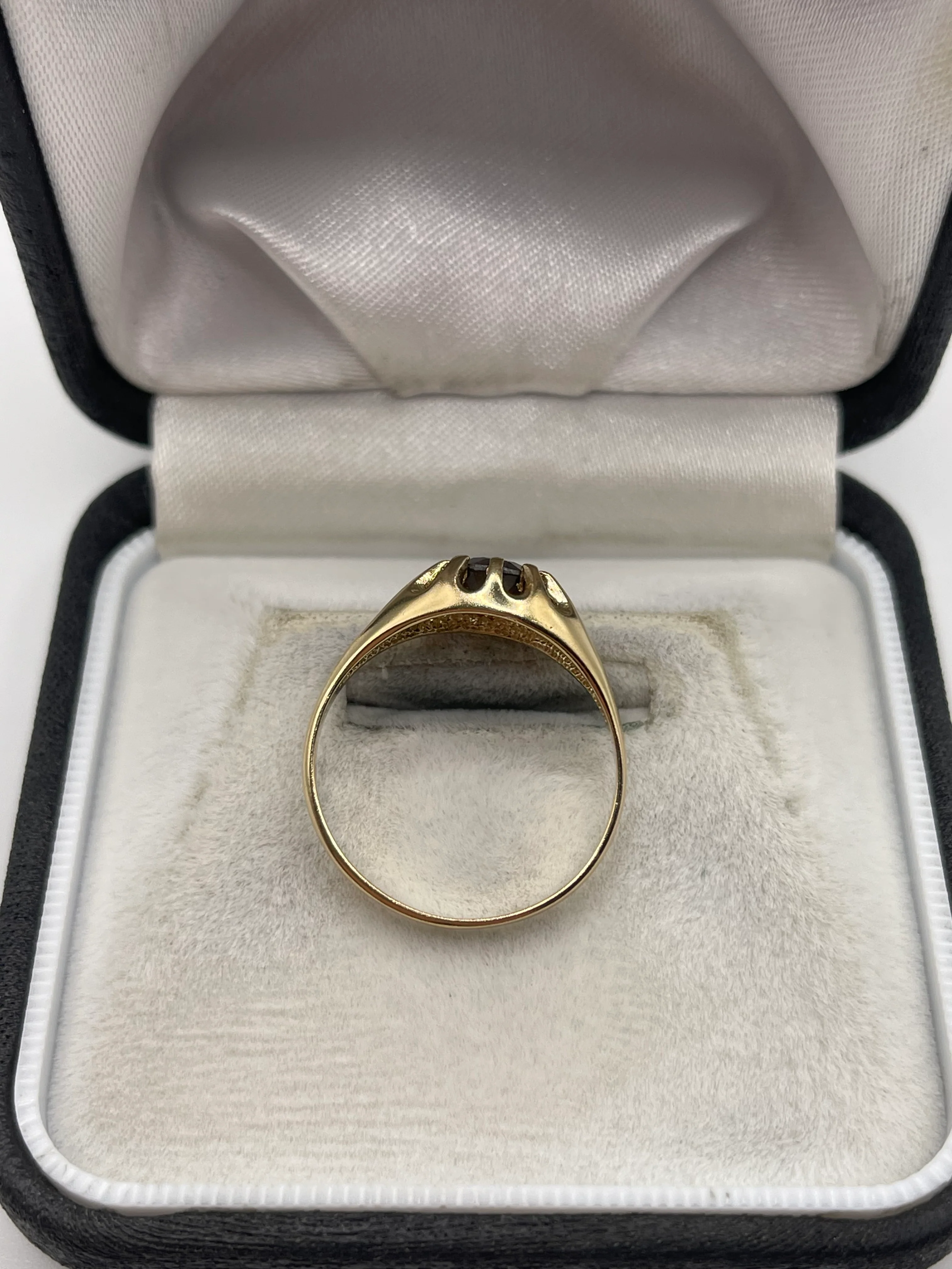 9ct gold garnet gypsy ring - Image 3