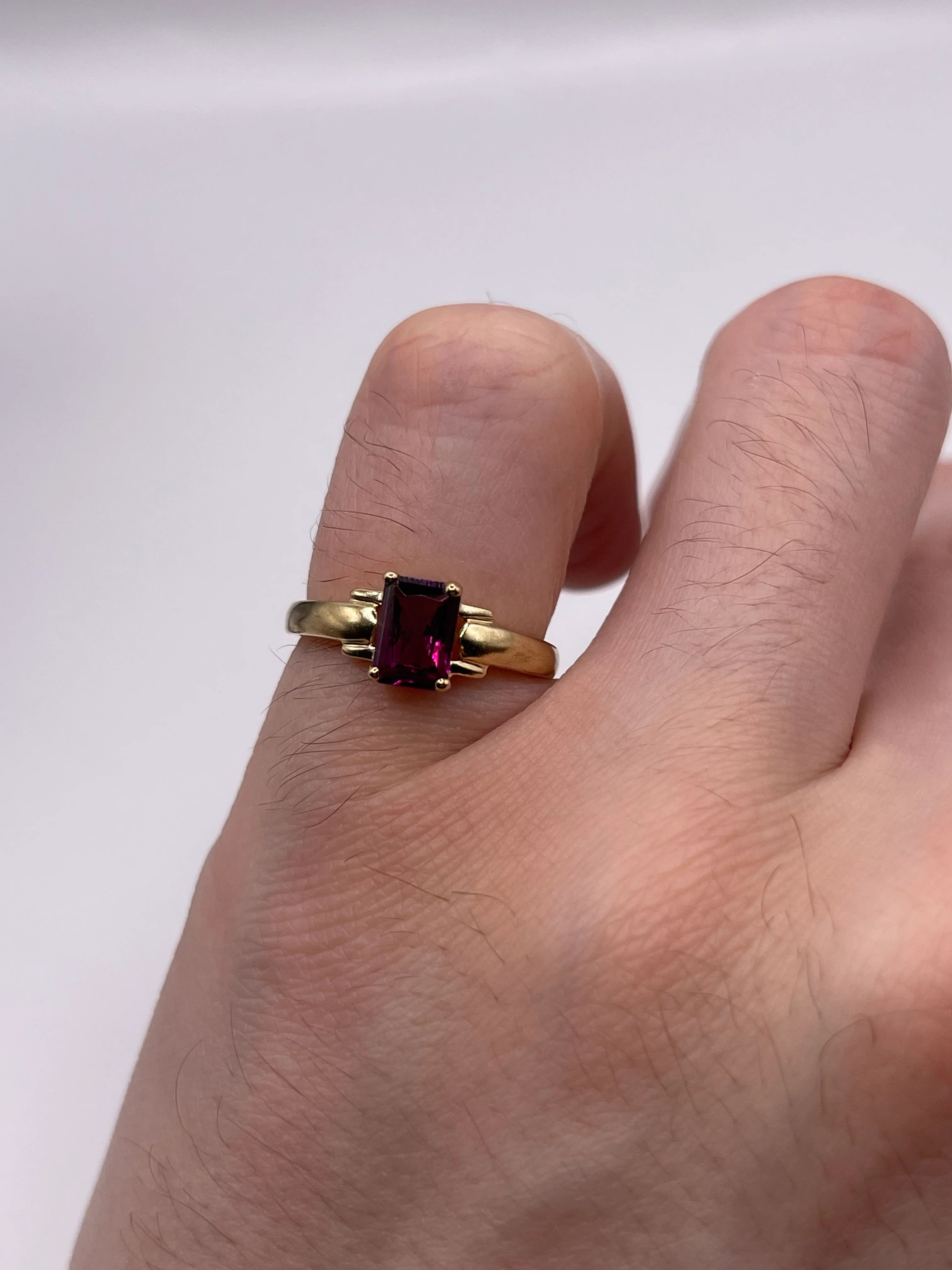 9ct gold garnet ring - Image 4