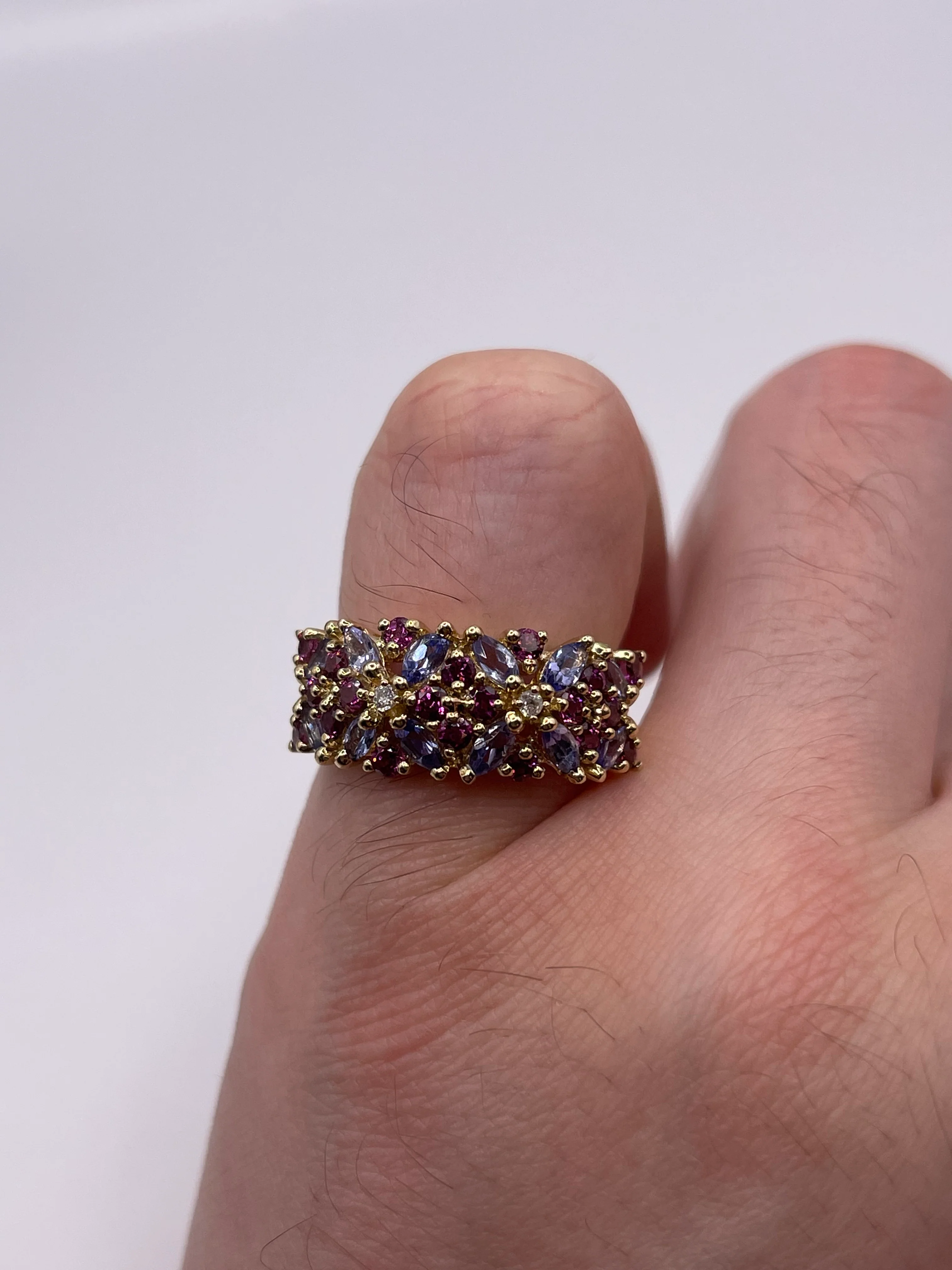 9ct gold garnet, tanzanite and diamond ring - Image 4
