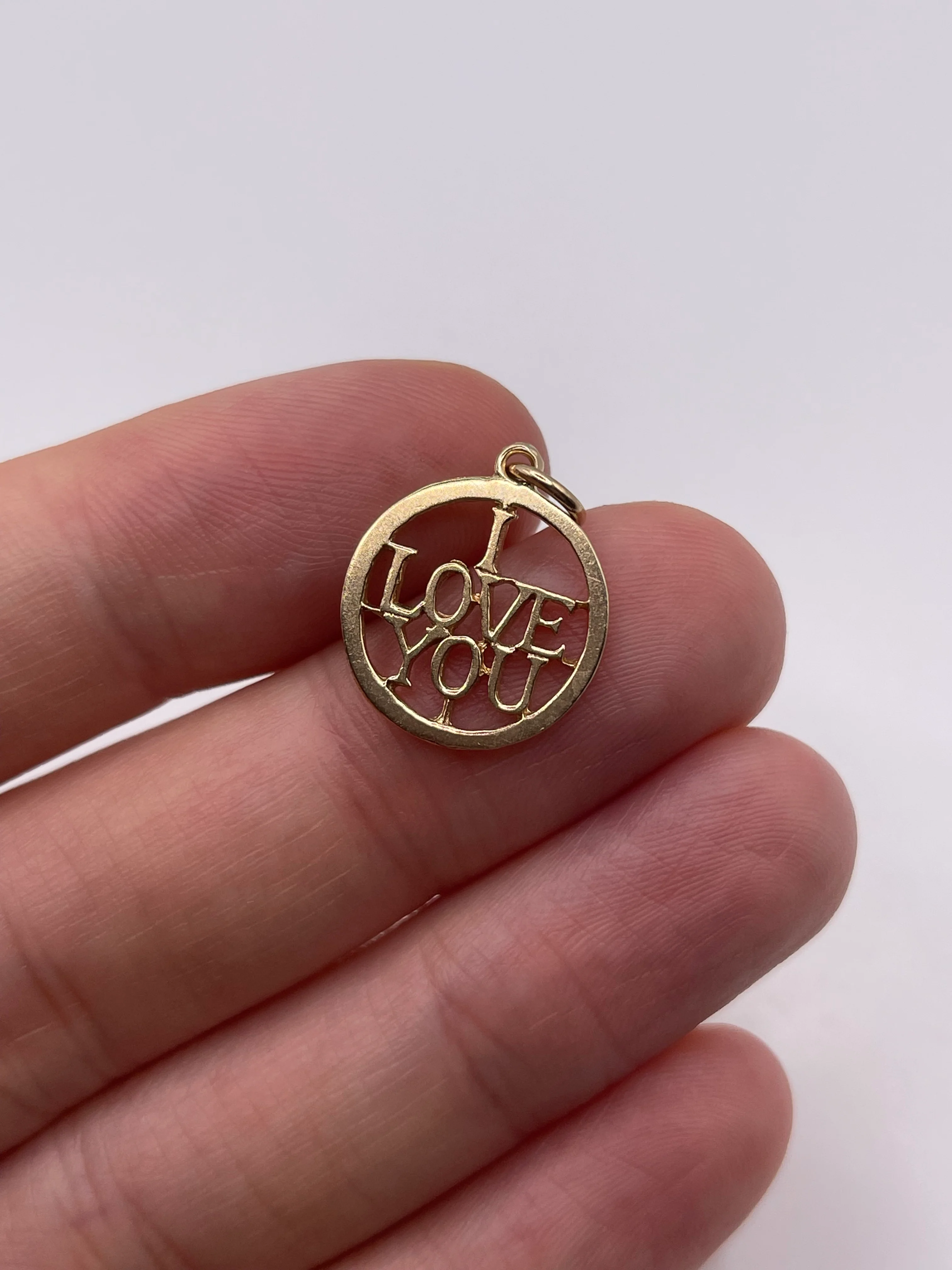 9ct gold I love you pendant