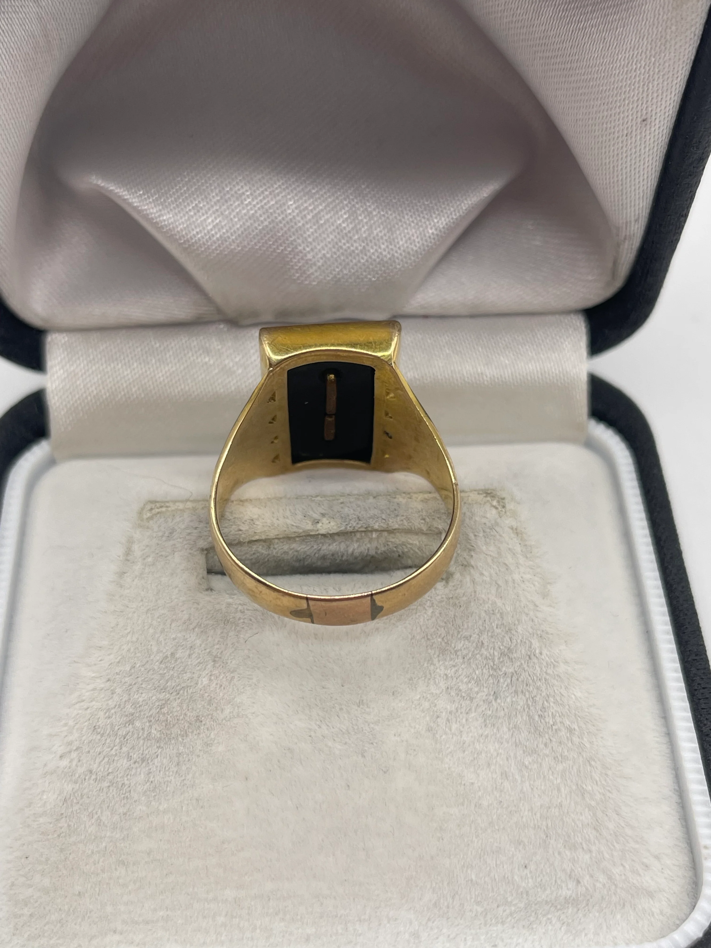 9ct gold initial onyx ring - Image 3