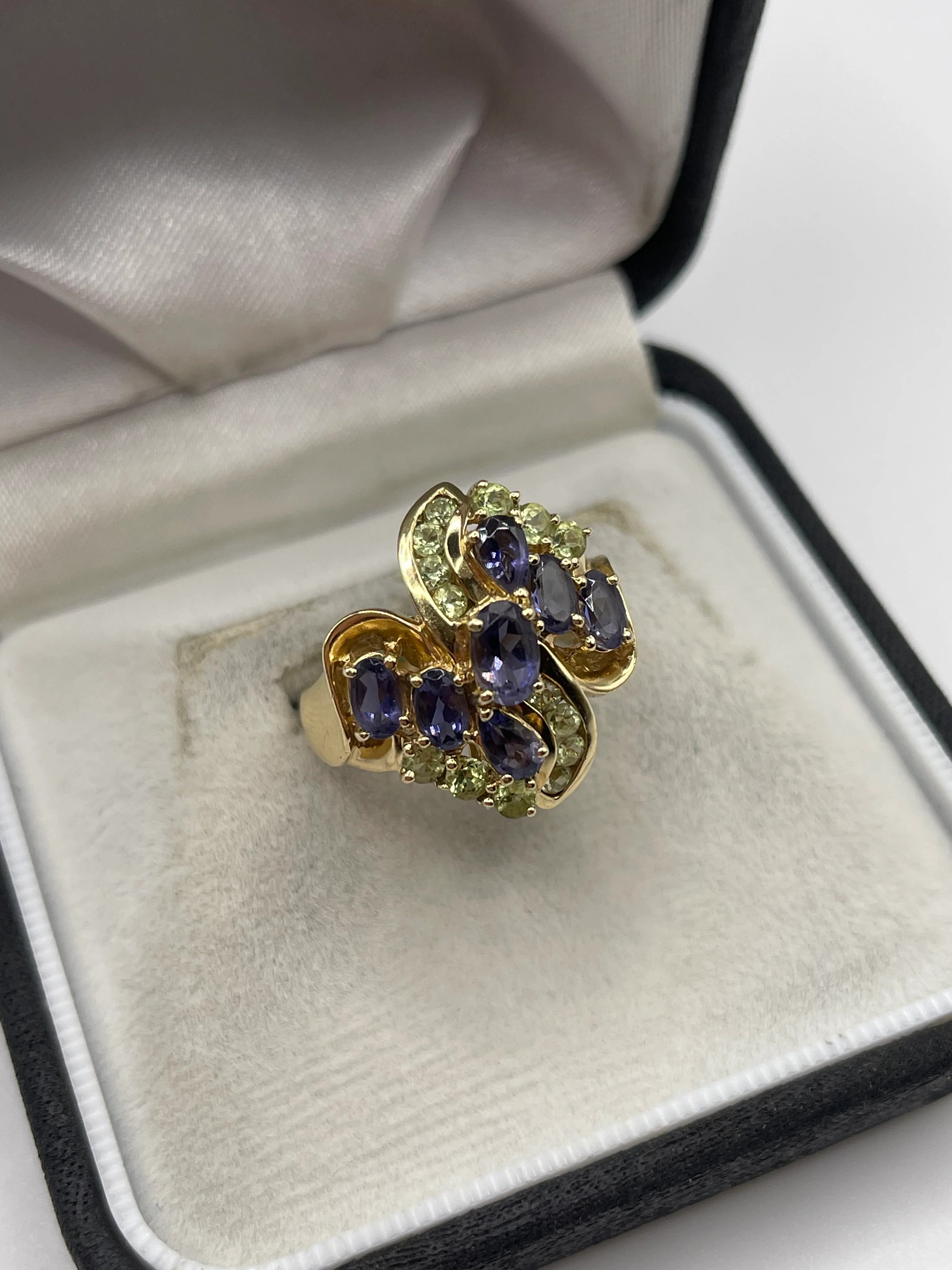9ct gold iolite and peridot ring - Image 2
