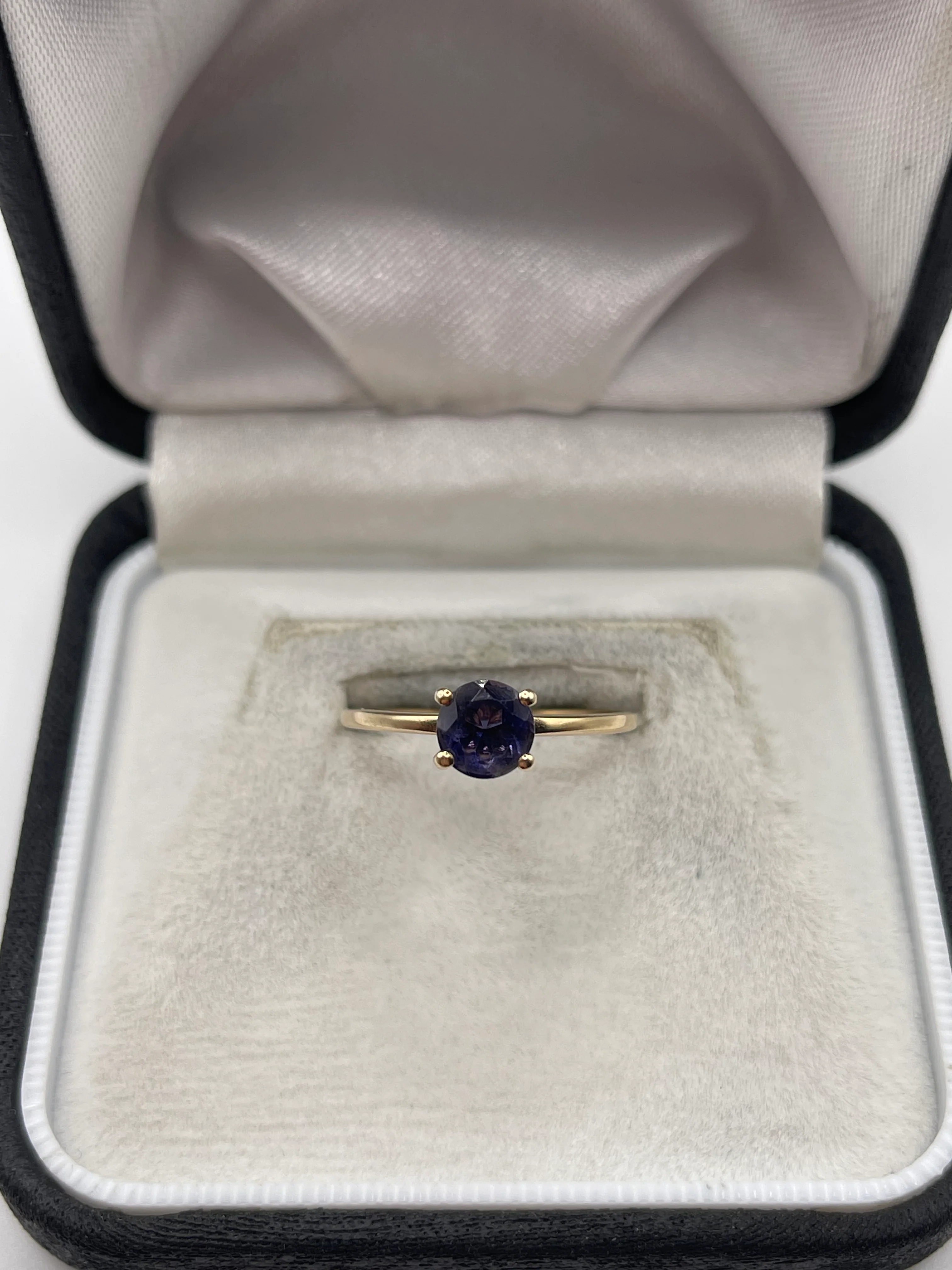 9ct gold iolite and zircon ring