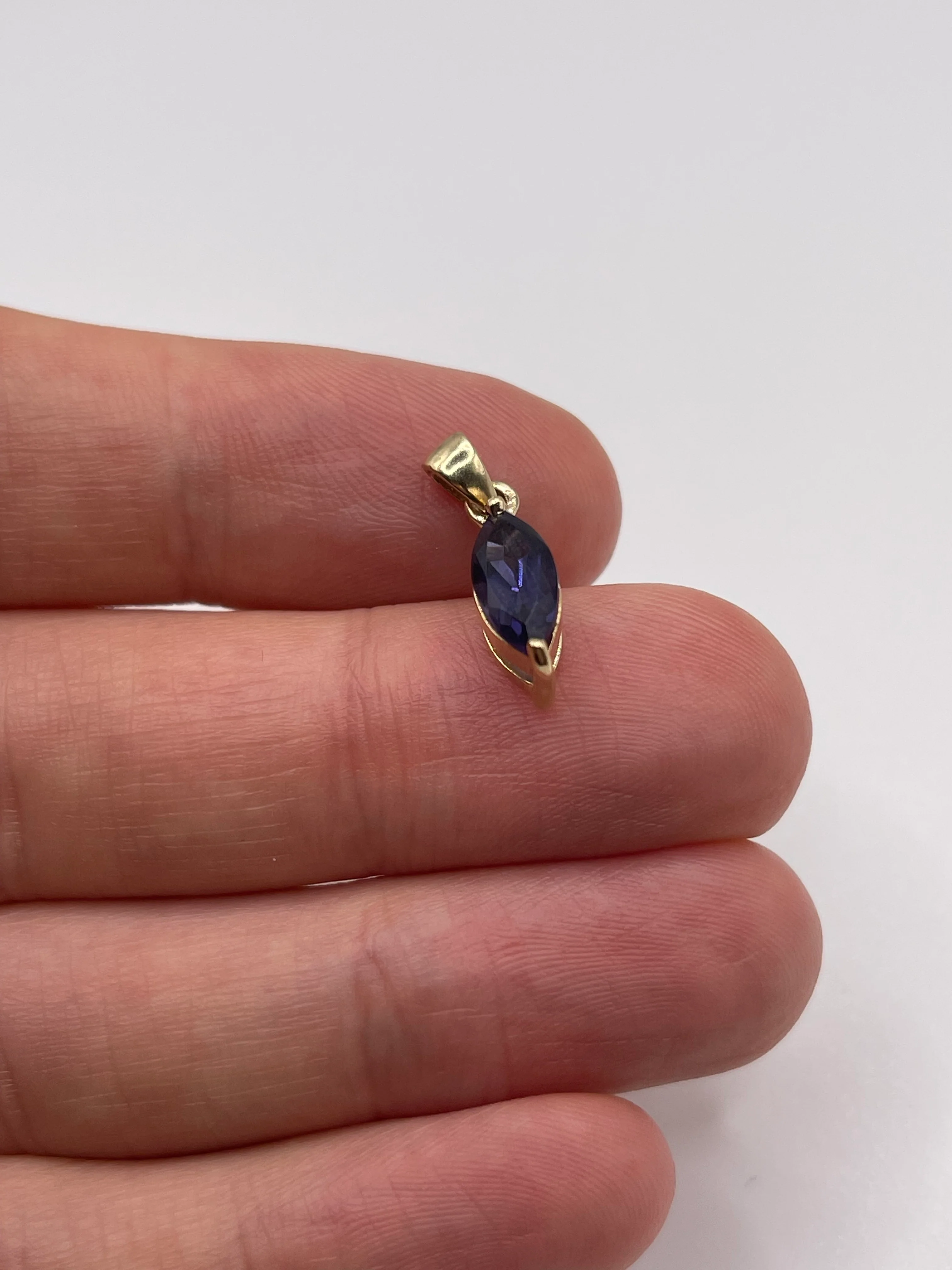 9ct gold iolite pendant - Image 2
