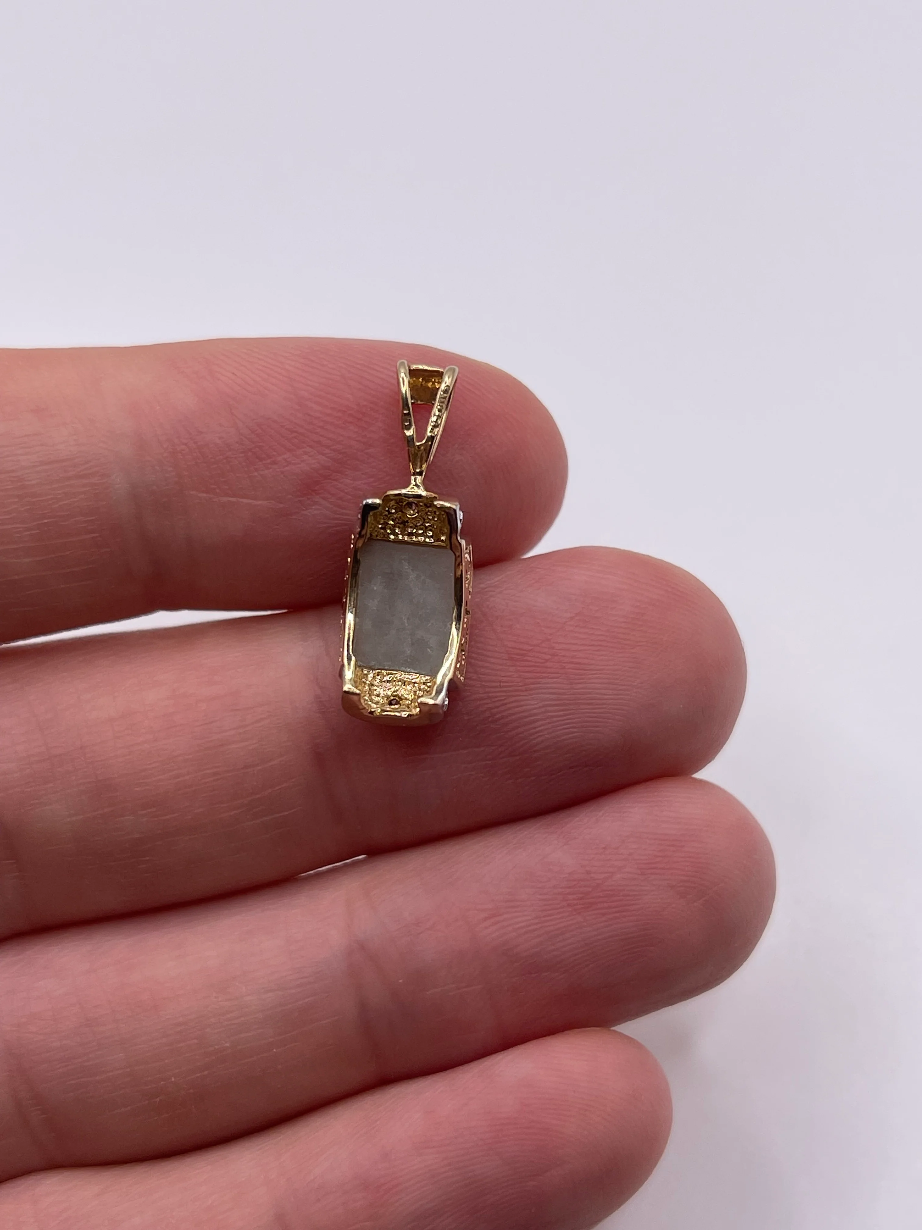 9ct gold jade and diamond pendant - Image 2