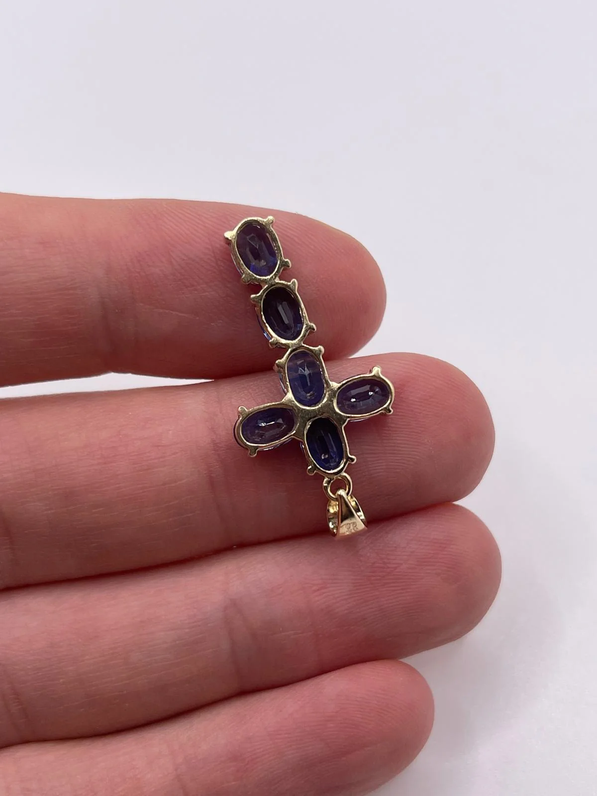 9ct gold kyanite cross pendant - Image 3