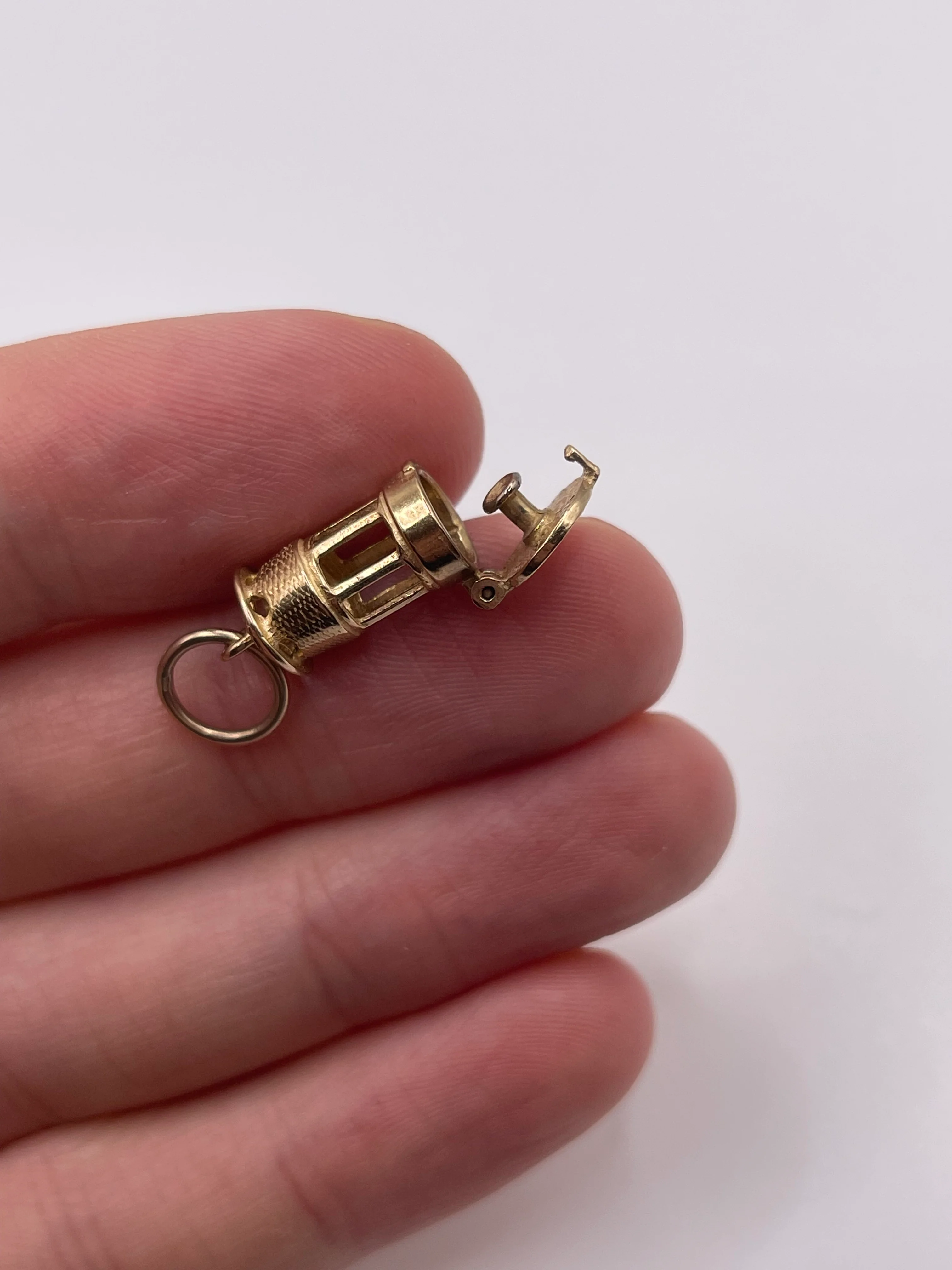 9ct gold miners lamp charm - Image 2