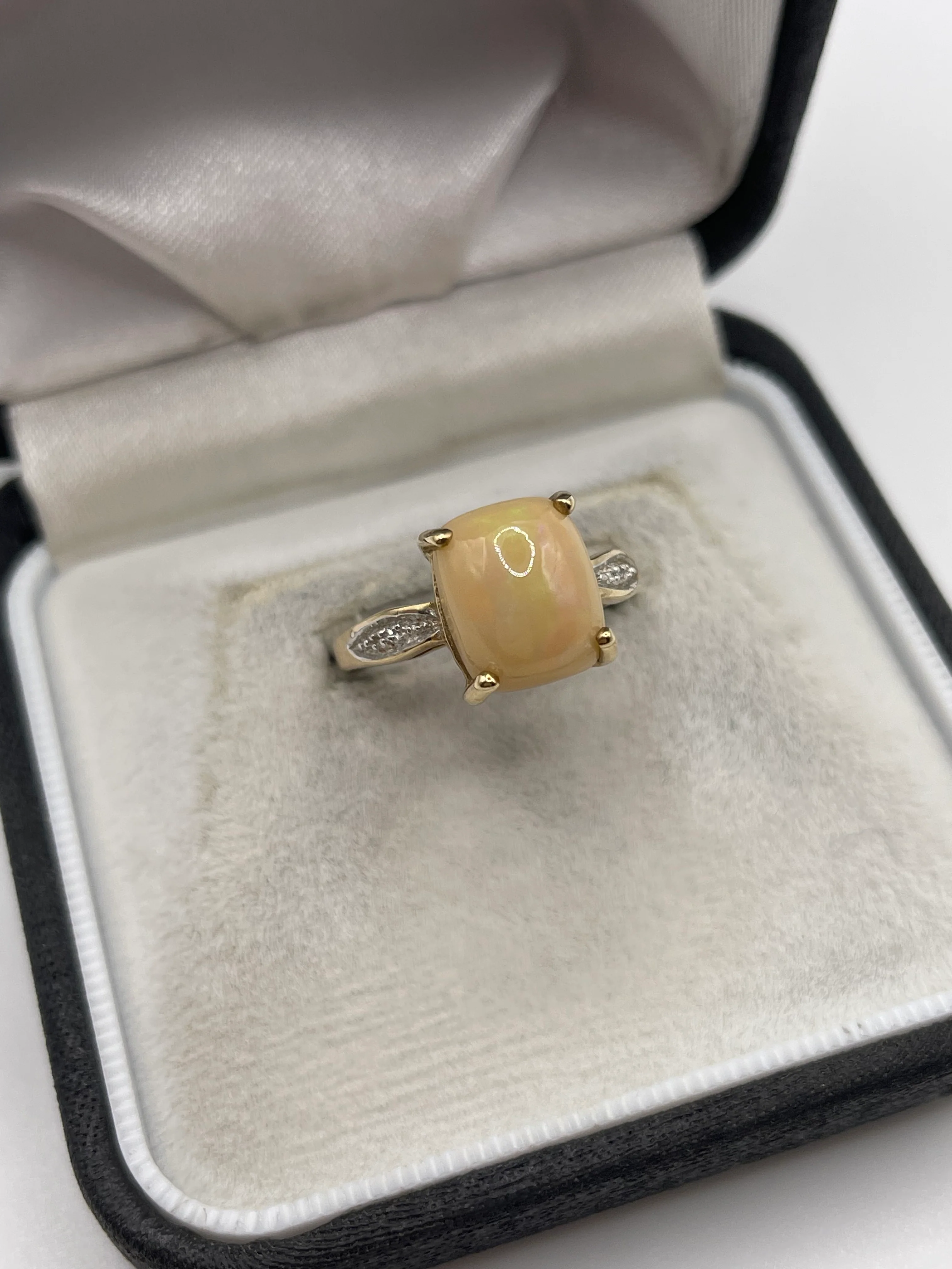 9ct gold opal and diamond ring - Image 2