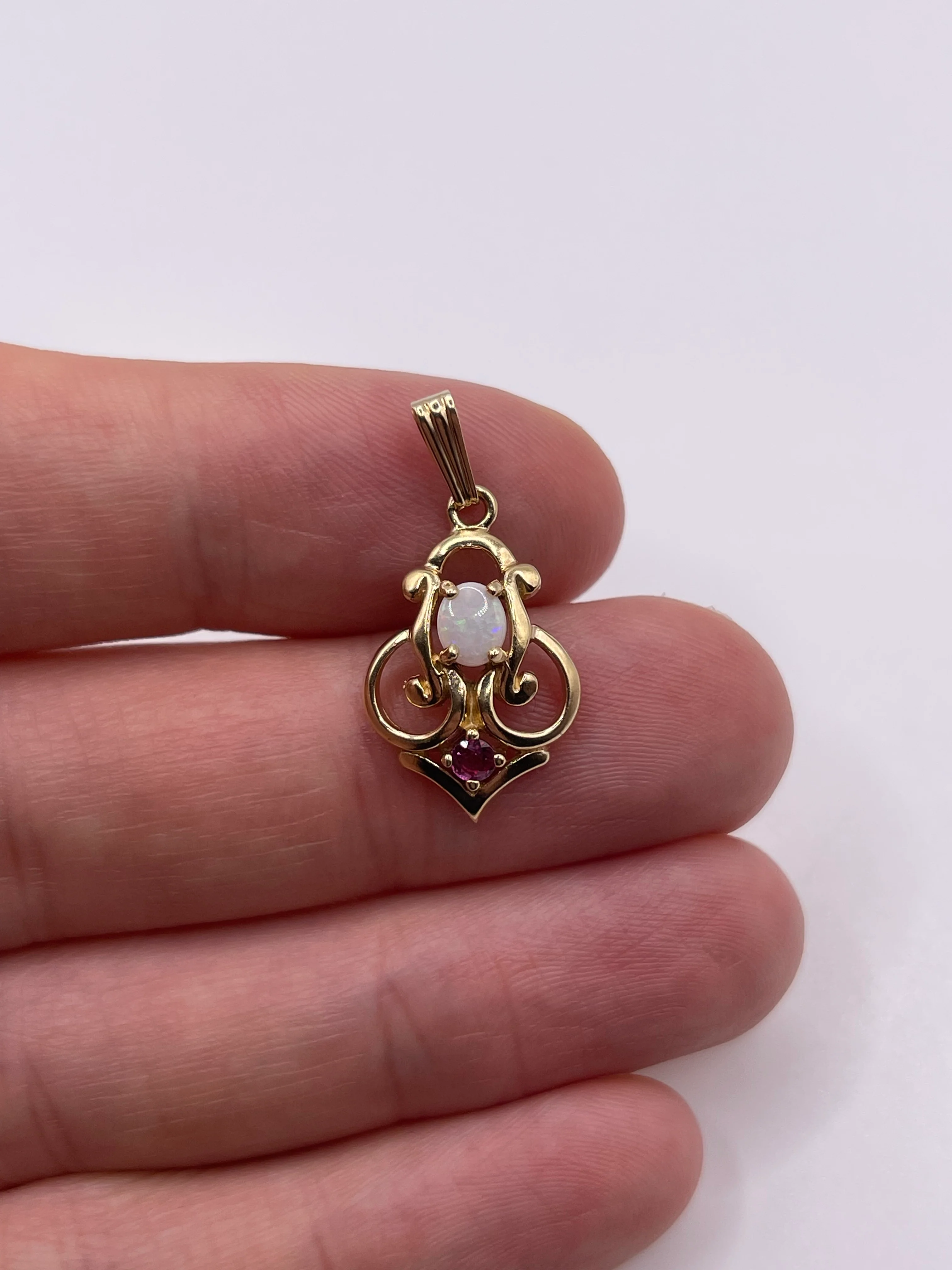 9ct gold opal and ruby pendant