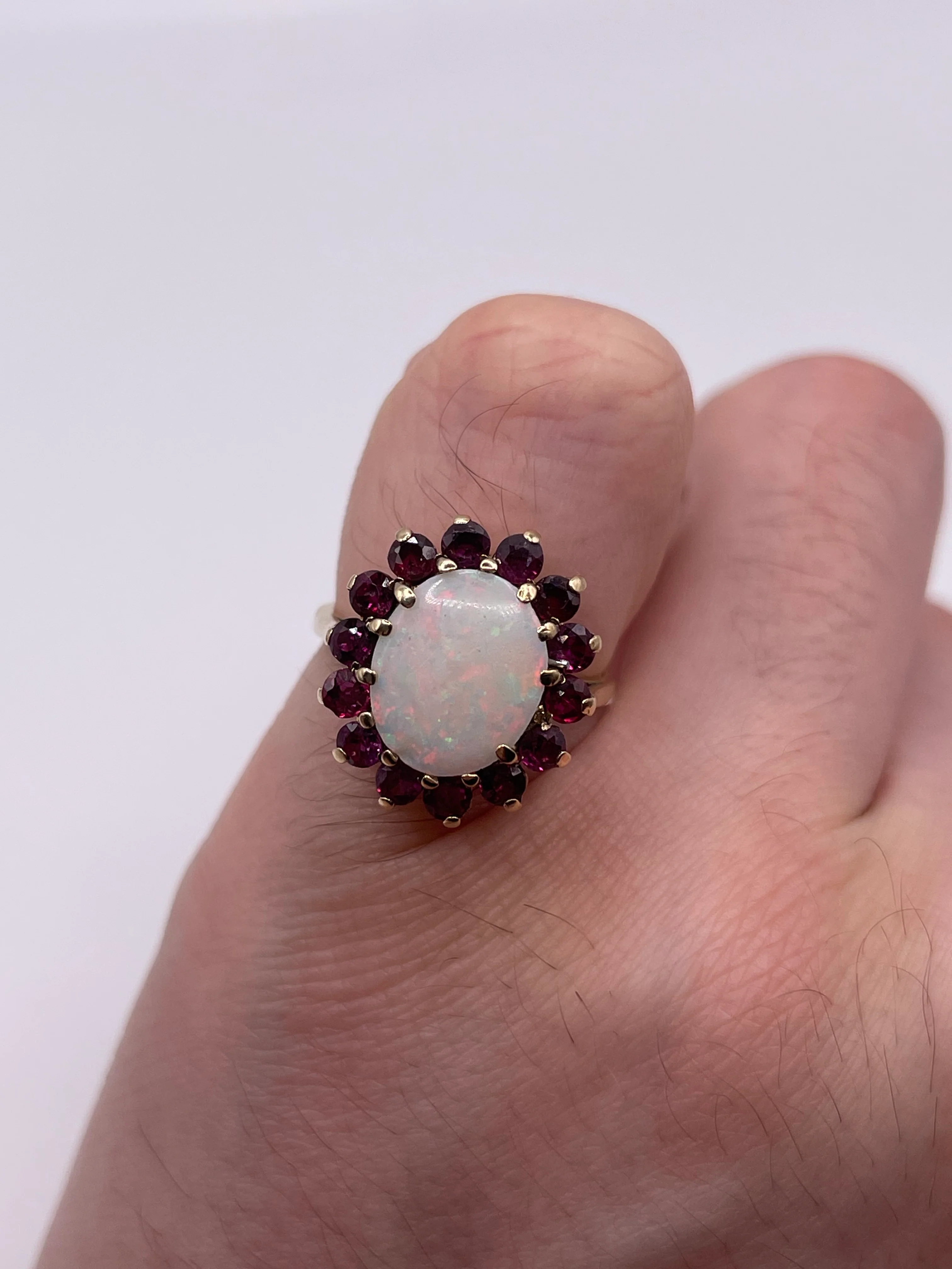 9ct gold opal and ruby ring - Image 4