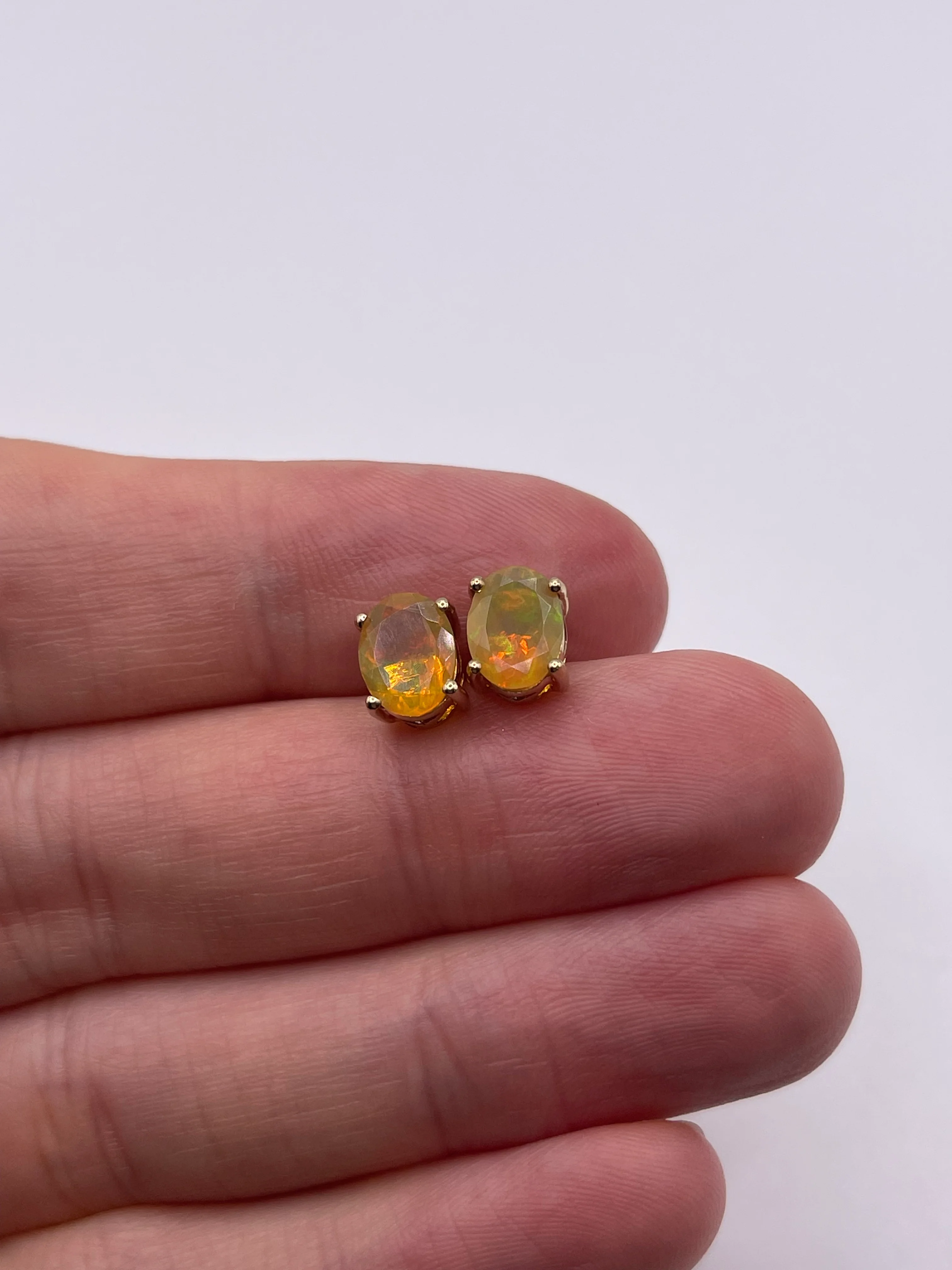 9ct gold opal earrings - Image 2