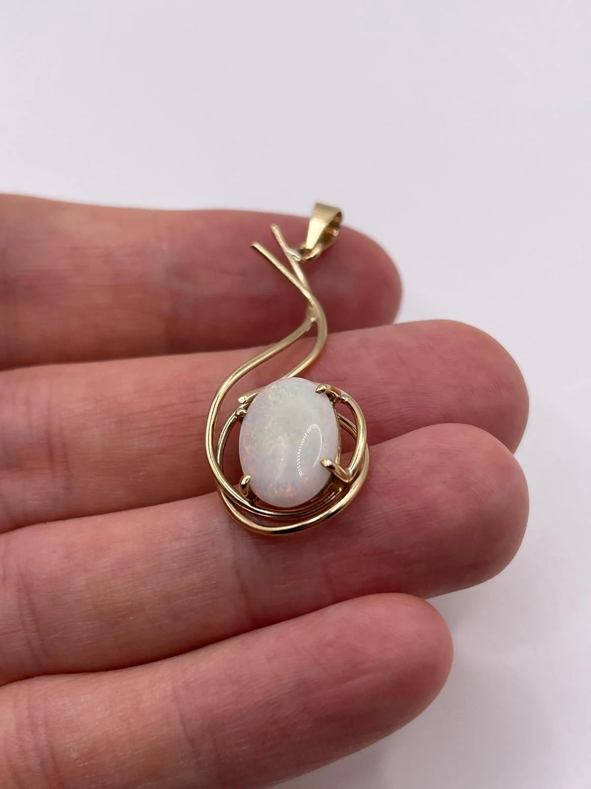 9ct gold opal pendant - Image 2