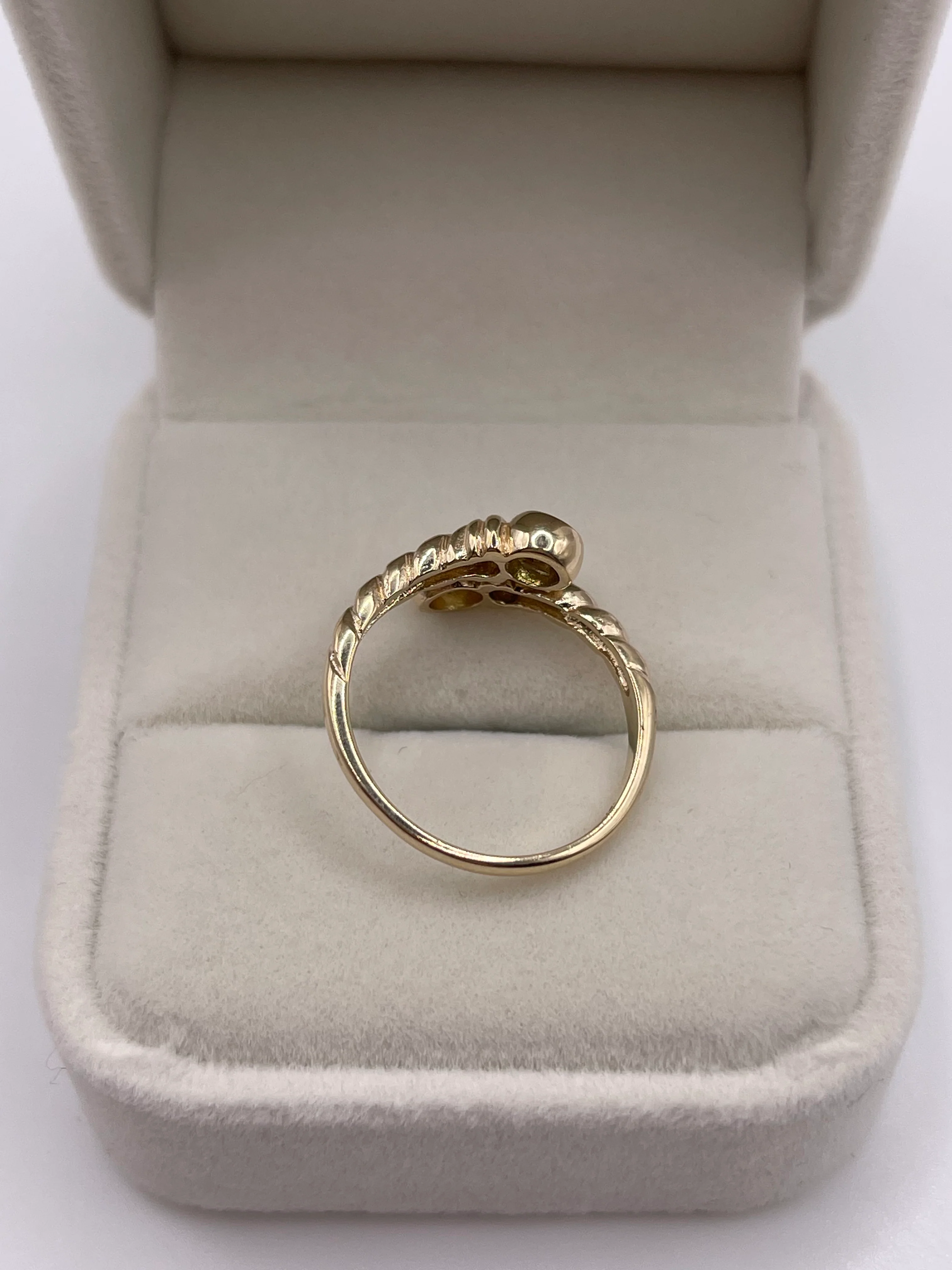 9ct gold peridot torque ring - Image 3