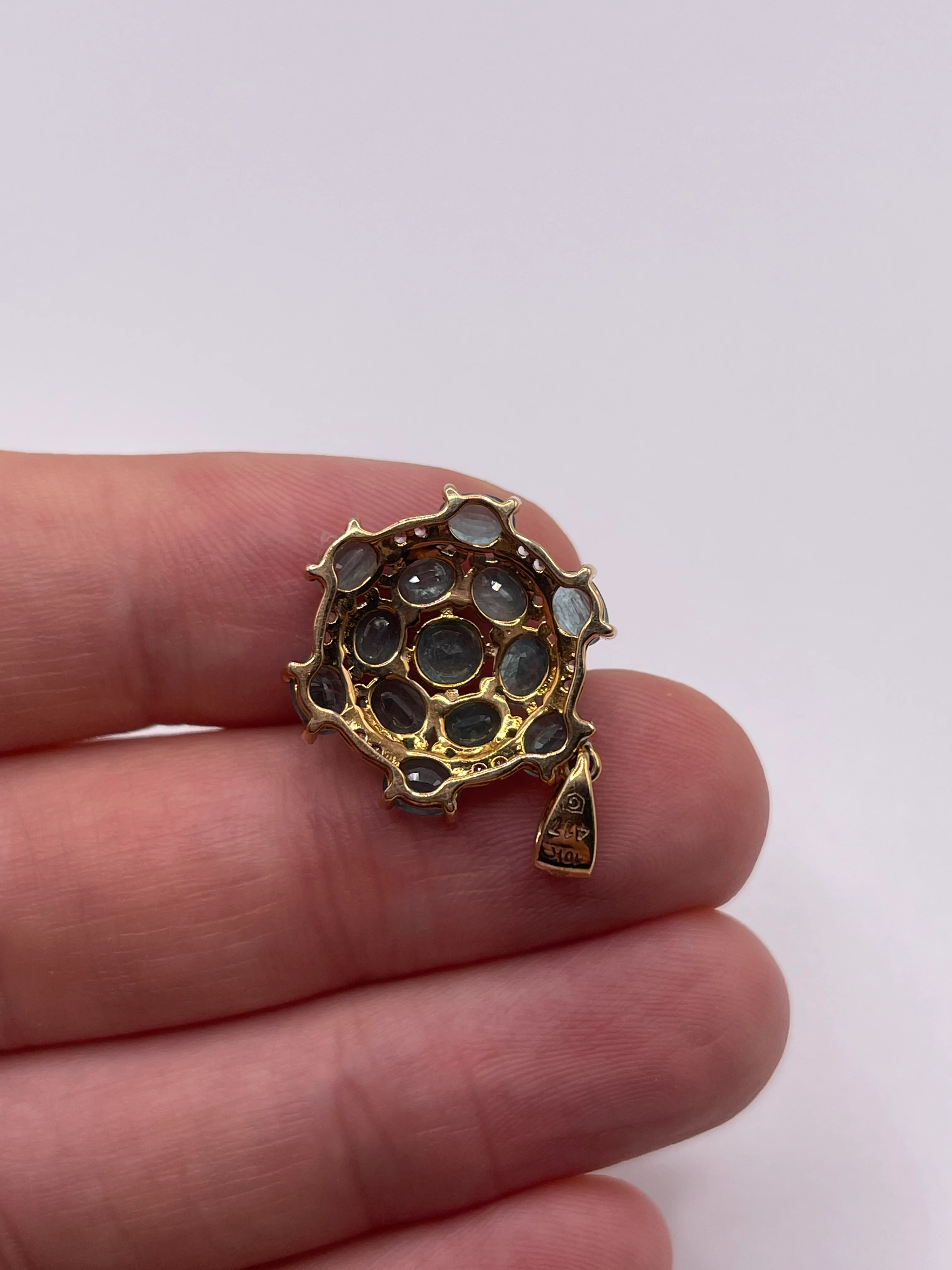 9ct gold quartz and zircon pendant - Image 2